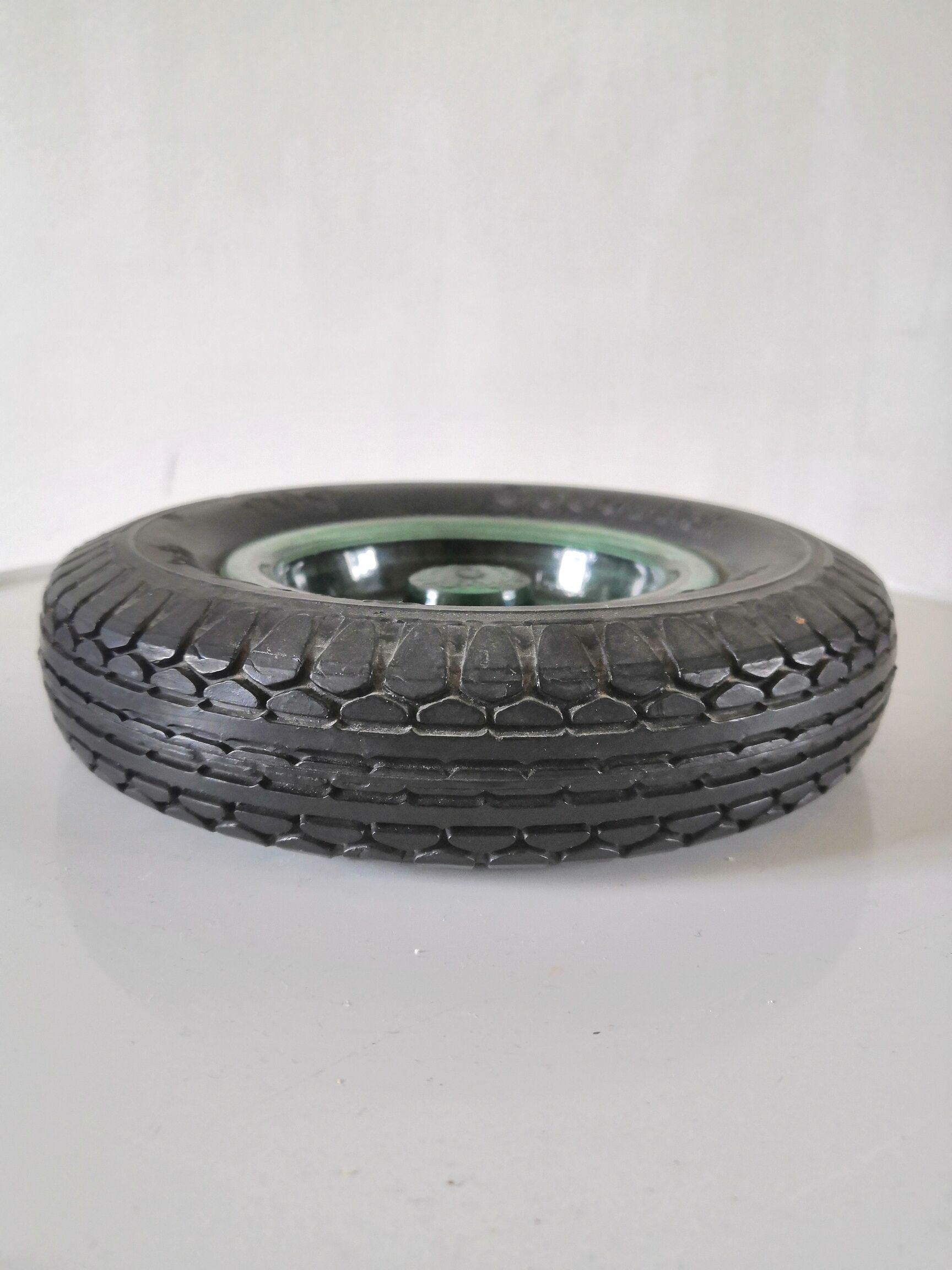 Goodrich tire ashtray design 70s