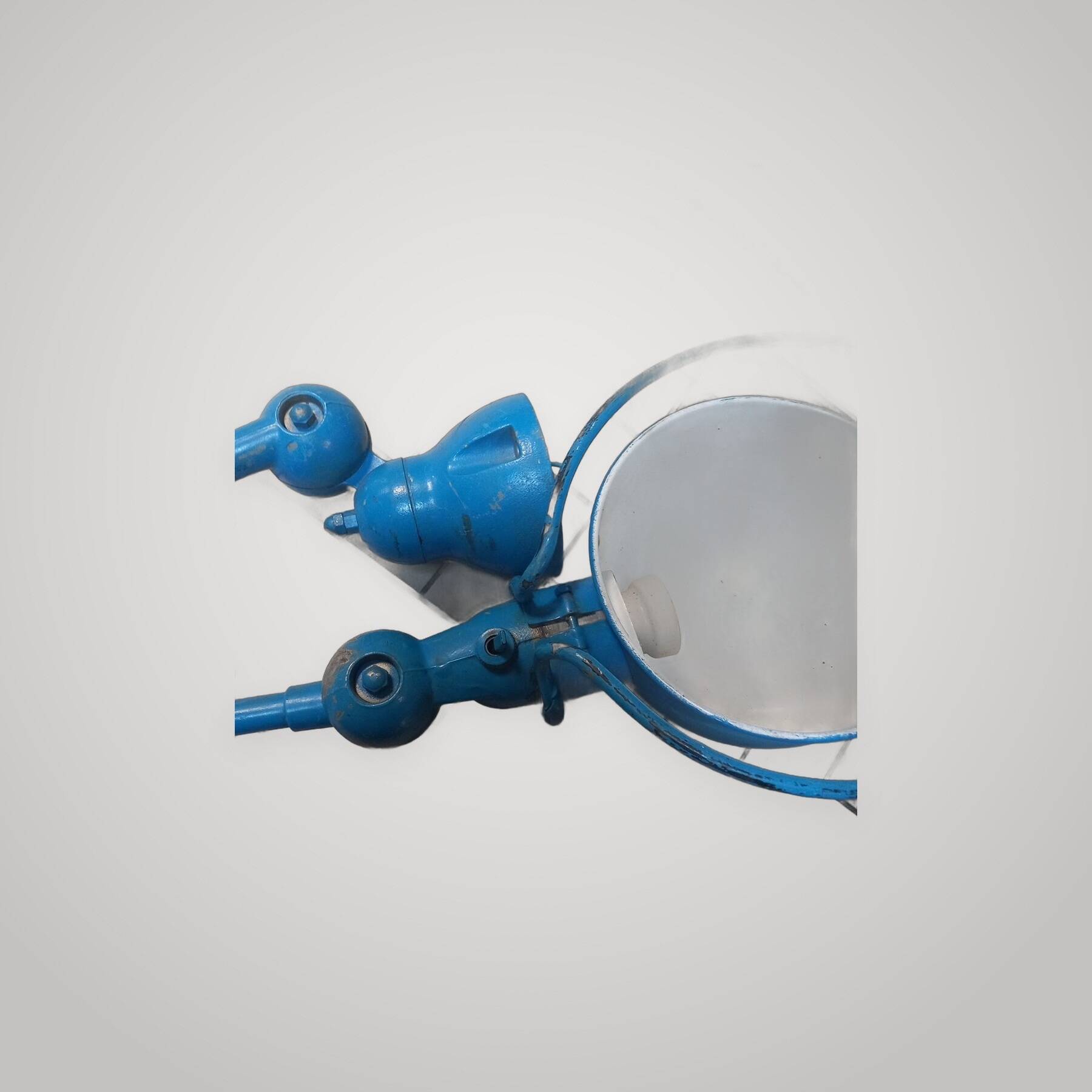 Jielde lamp with 2 arms