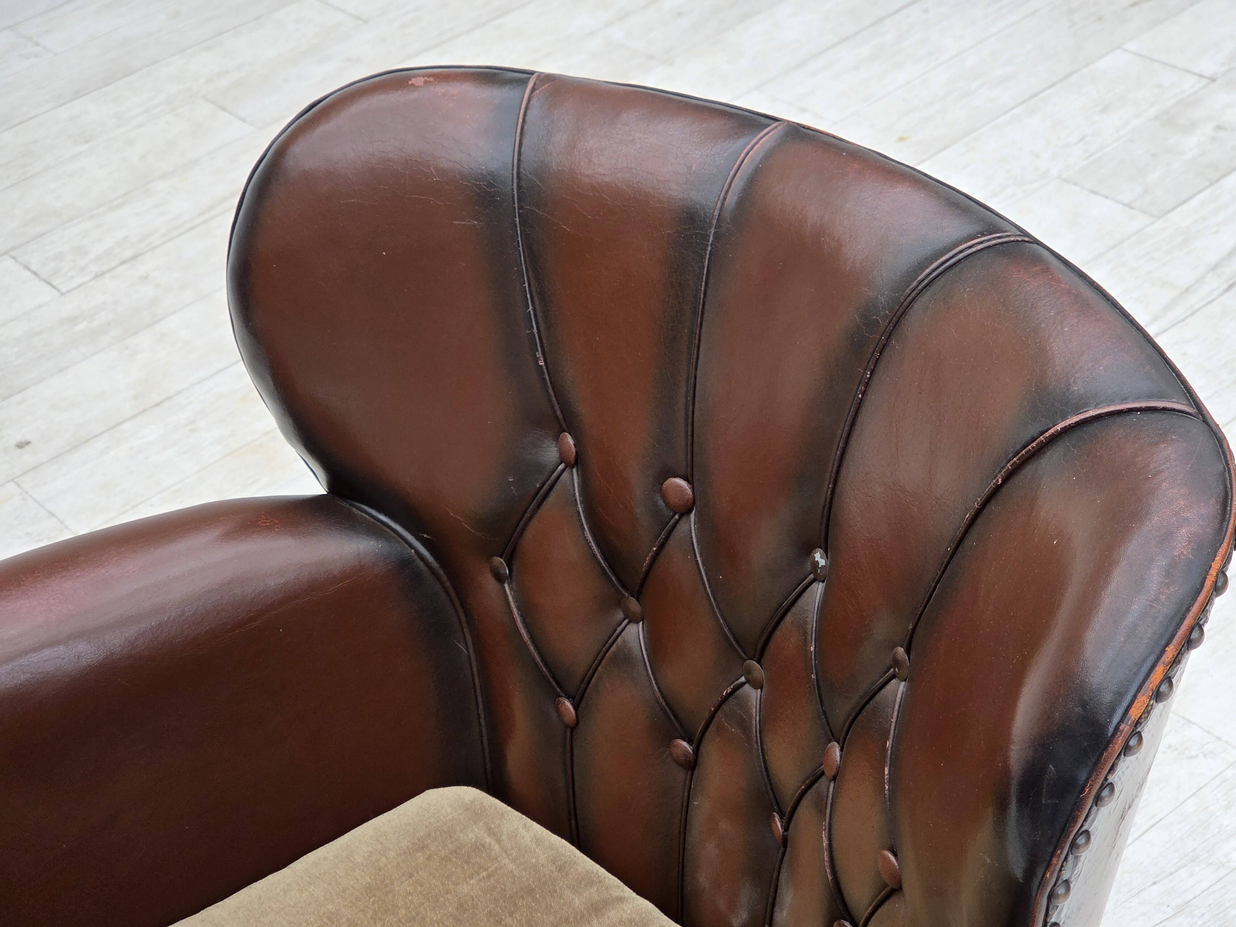 Fauteuil danois des années 1930, cuir marron, velours.