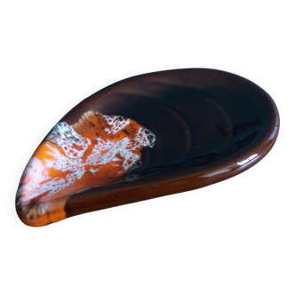 Shell-shaped catchall or butter dish in flamed ceramic style Vallauris.