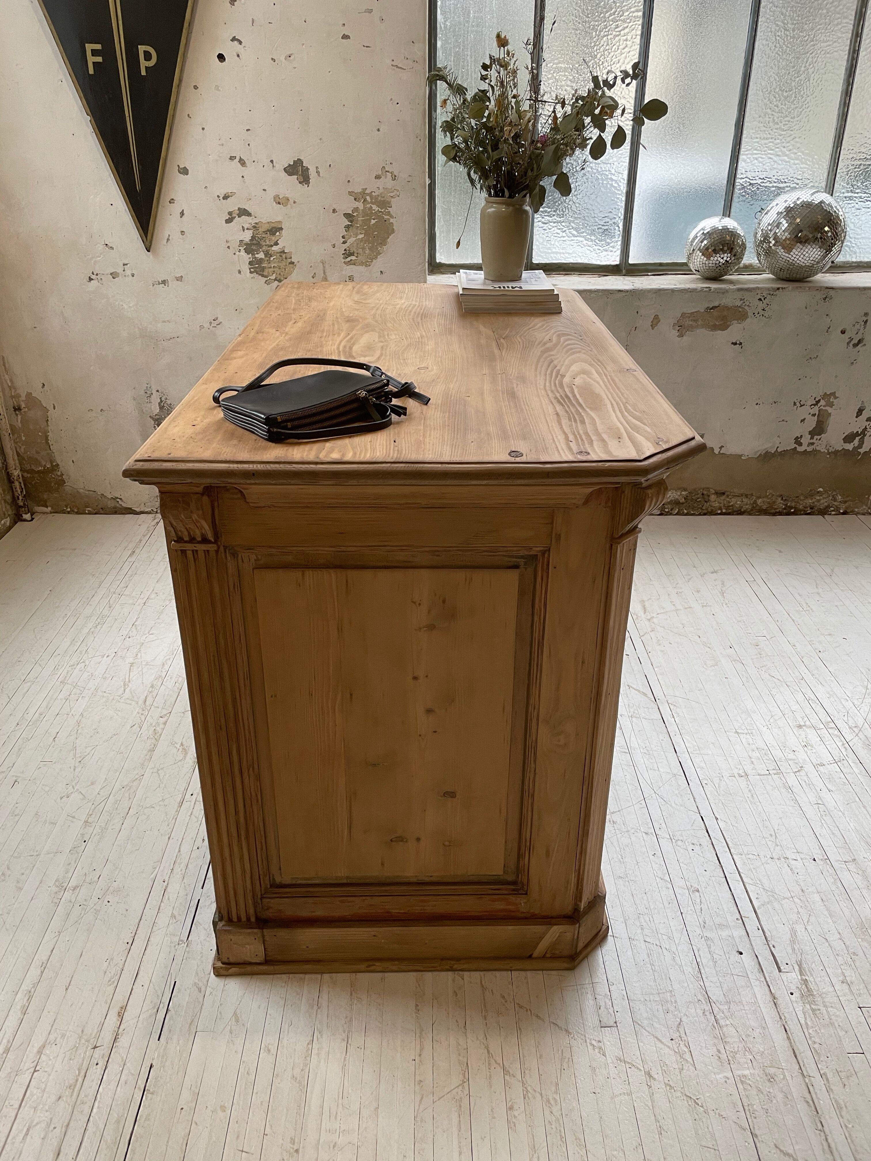 Old XXL drawer counter