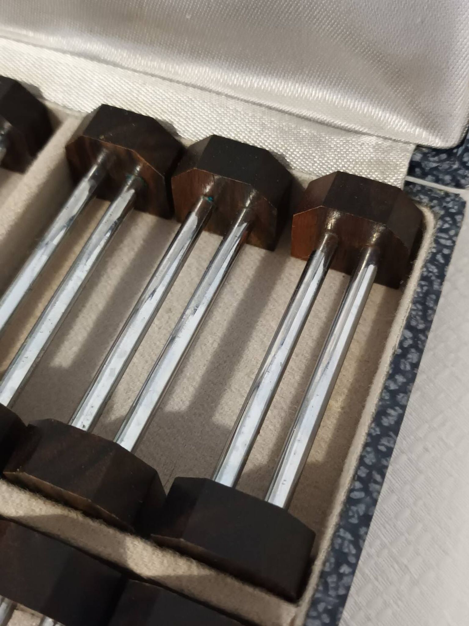 Coffret de 12 porte-couteaux Art déco