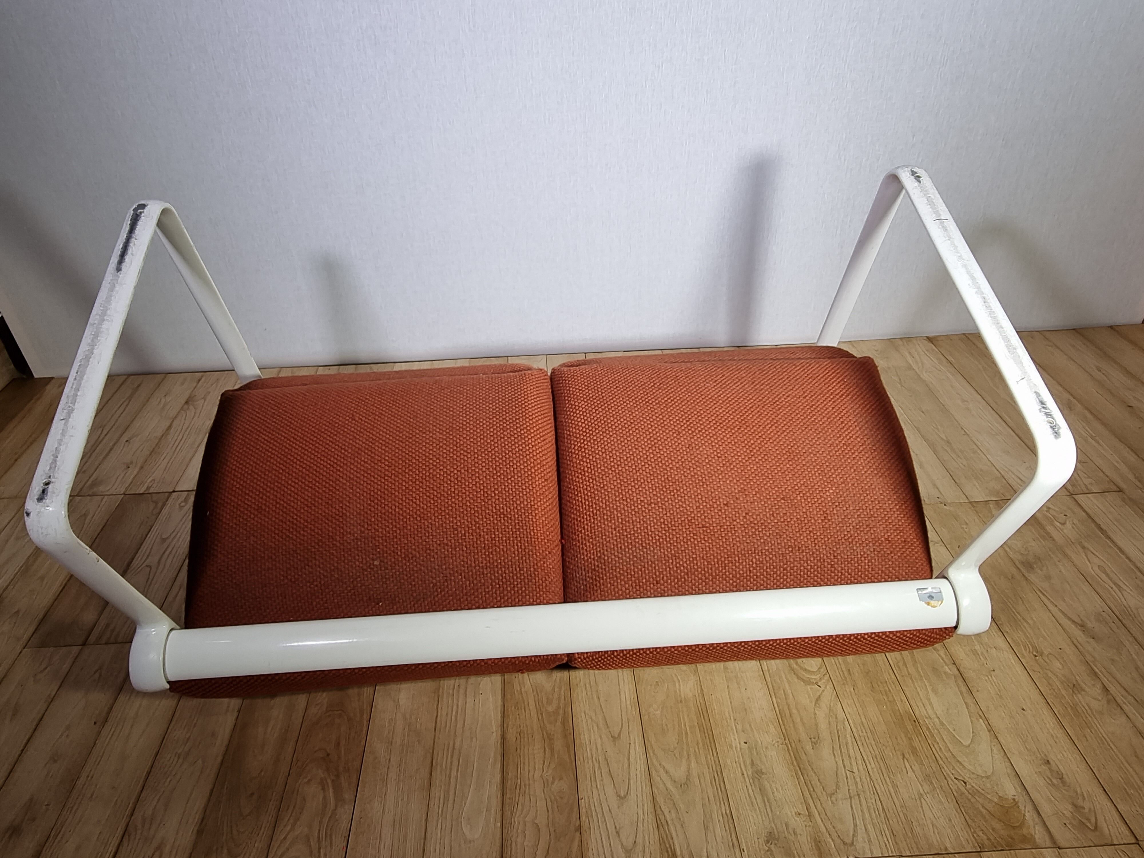 Sling Hanah and Morrison, Knoll Inc.