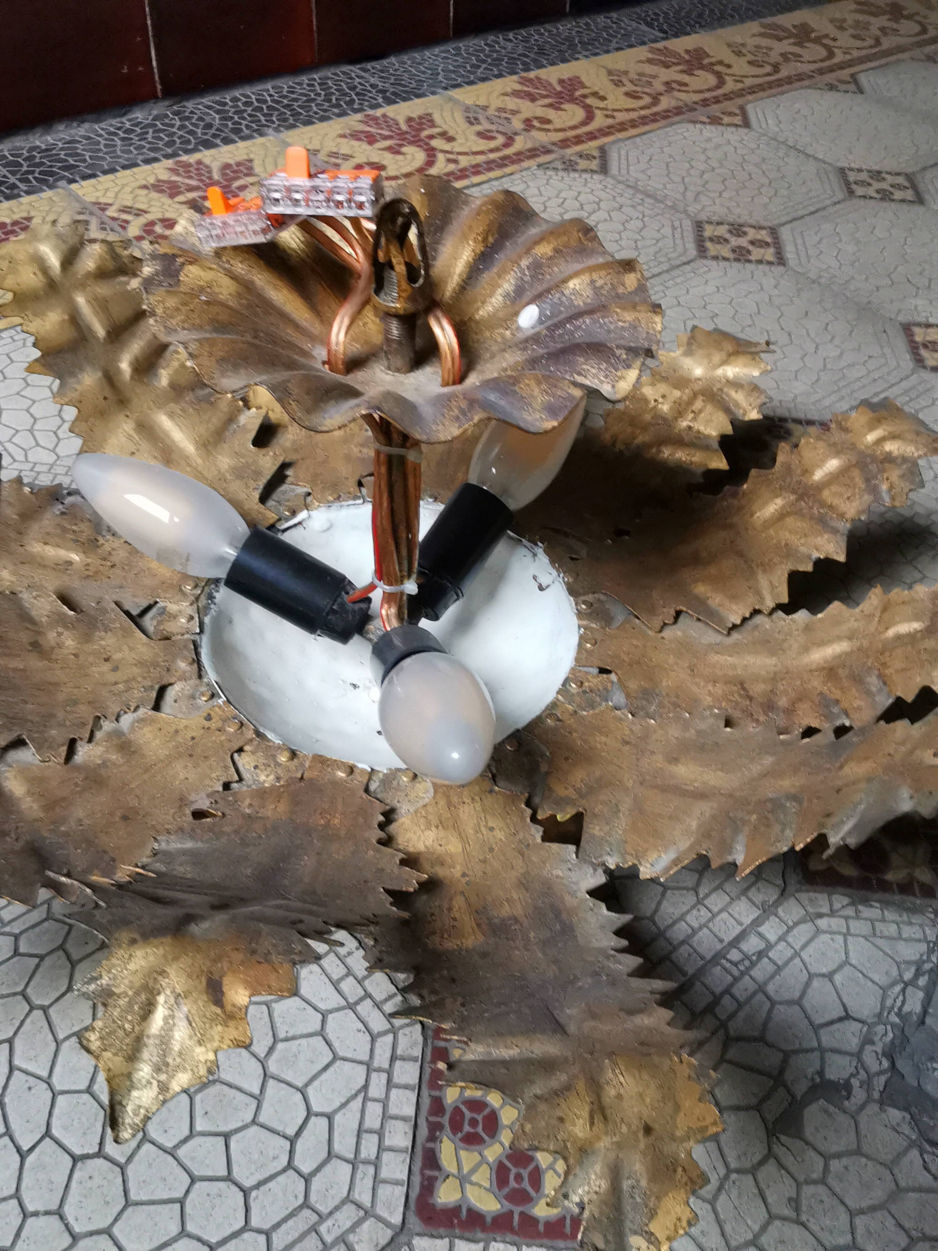 Vintage sunburst ceiling light, gold, floral pattern, 50s brutalism