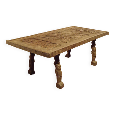Table indonésienne entièrement sculptée à la main