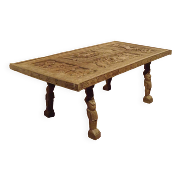 Table indonésienne entièrement sculptée à la main