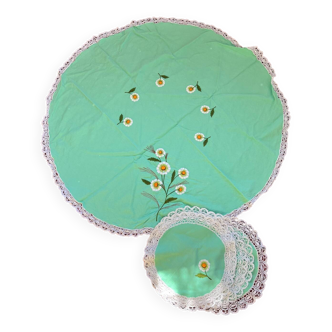 Vintage round tablecloth and napkins