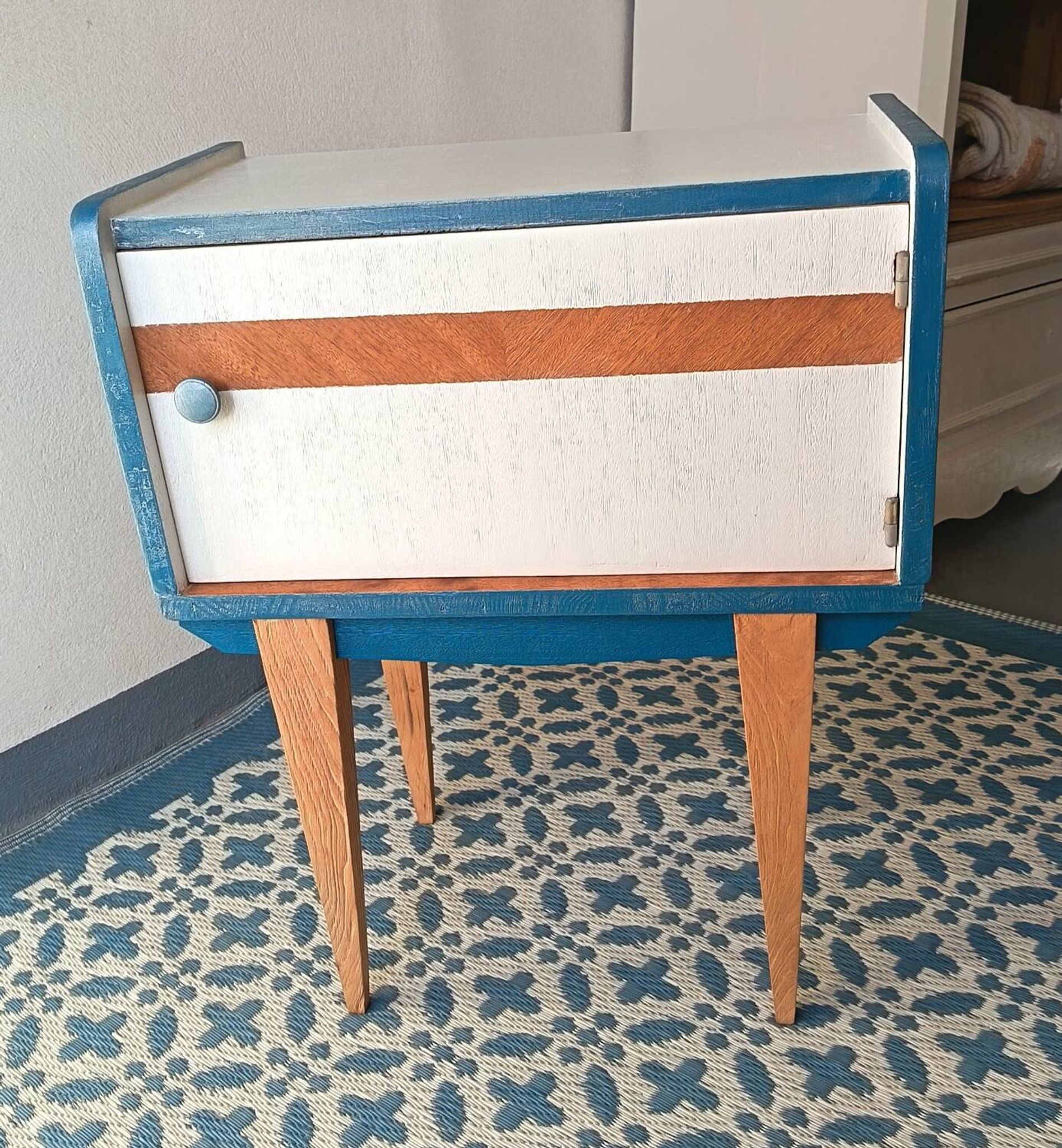 Bedside table