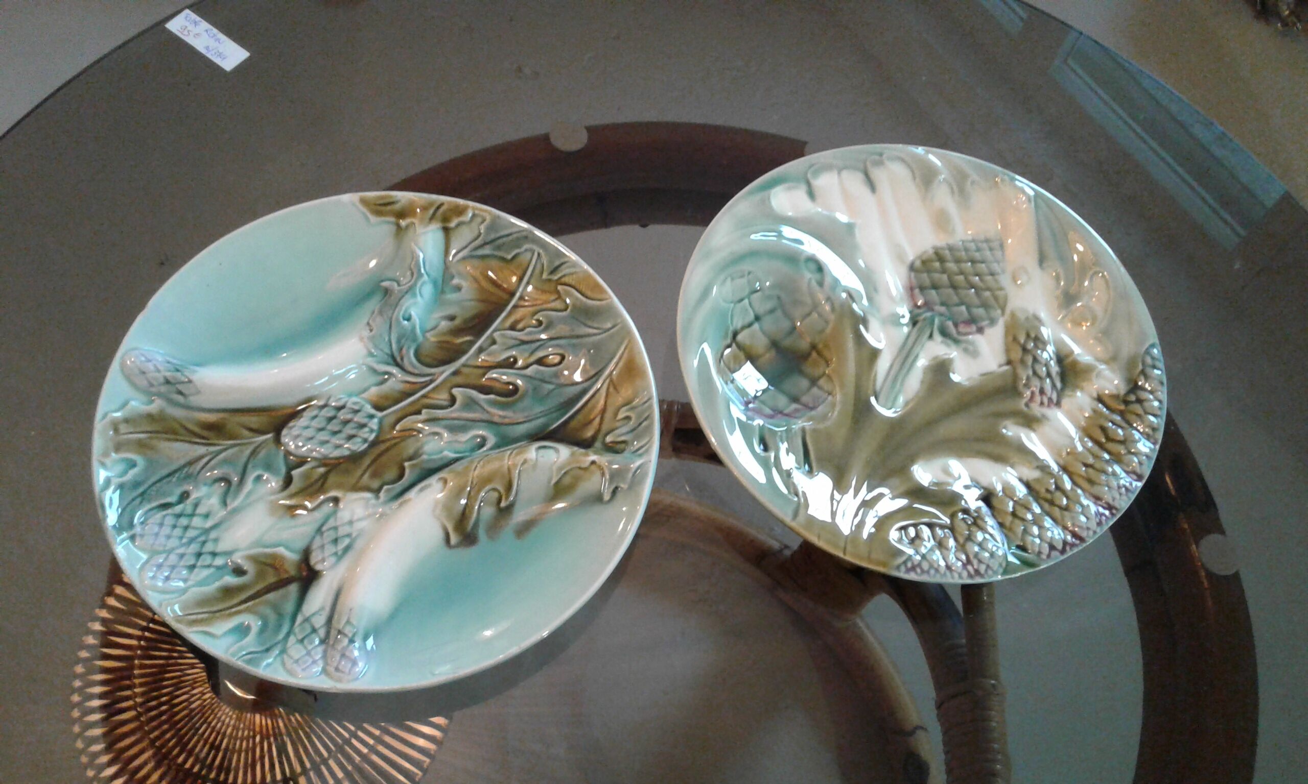 2 plates with asparagus / artichaud Barbotine 19th