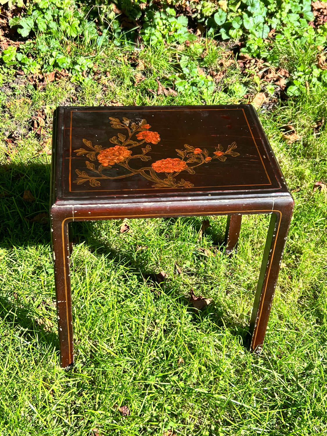 Small Chinese side coffee table, lacquered