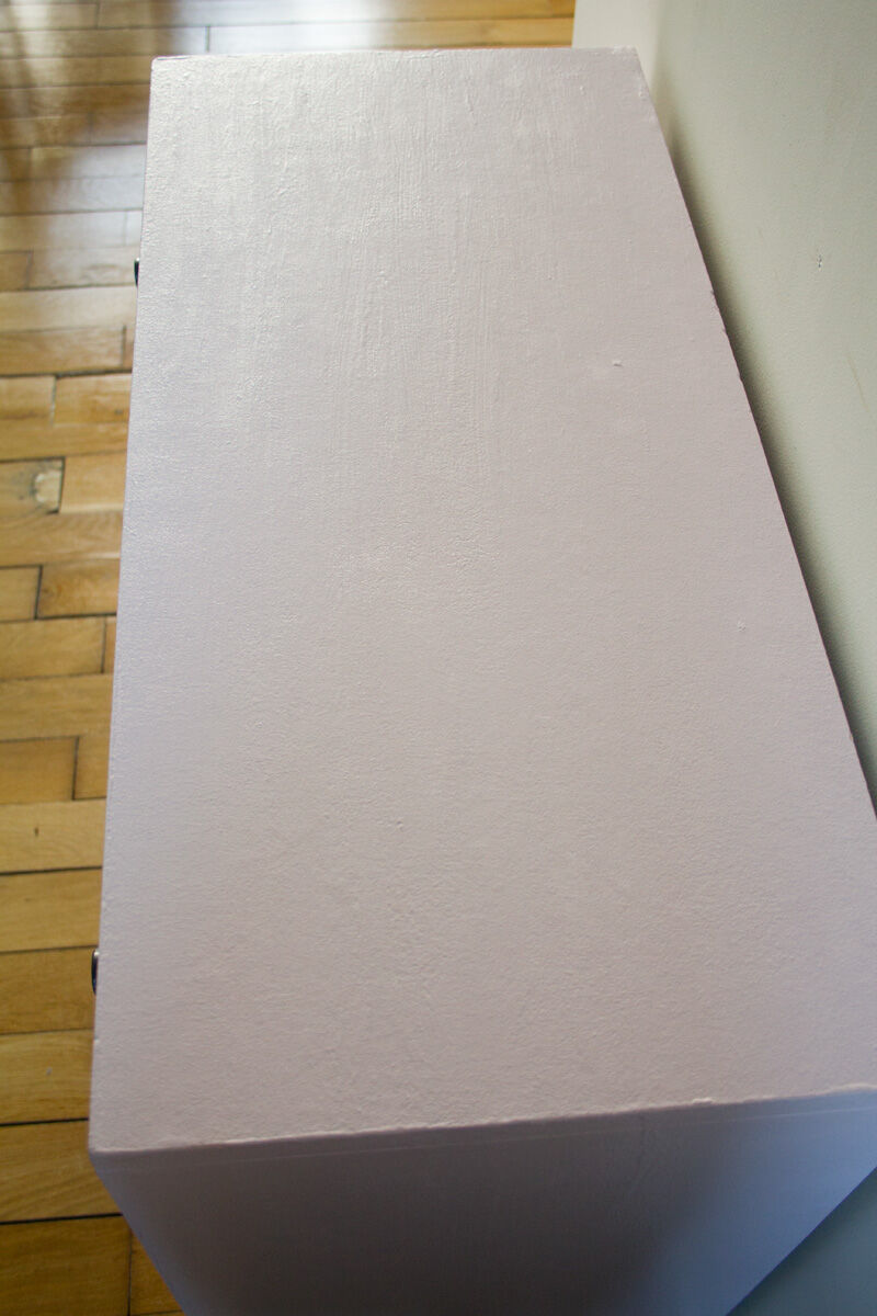 Commode rose type art déco