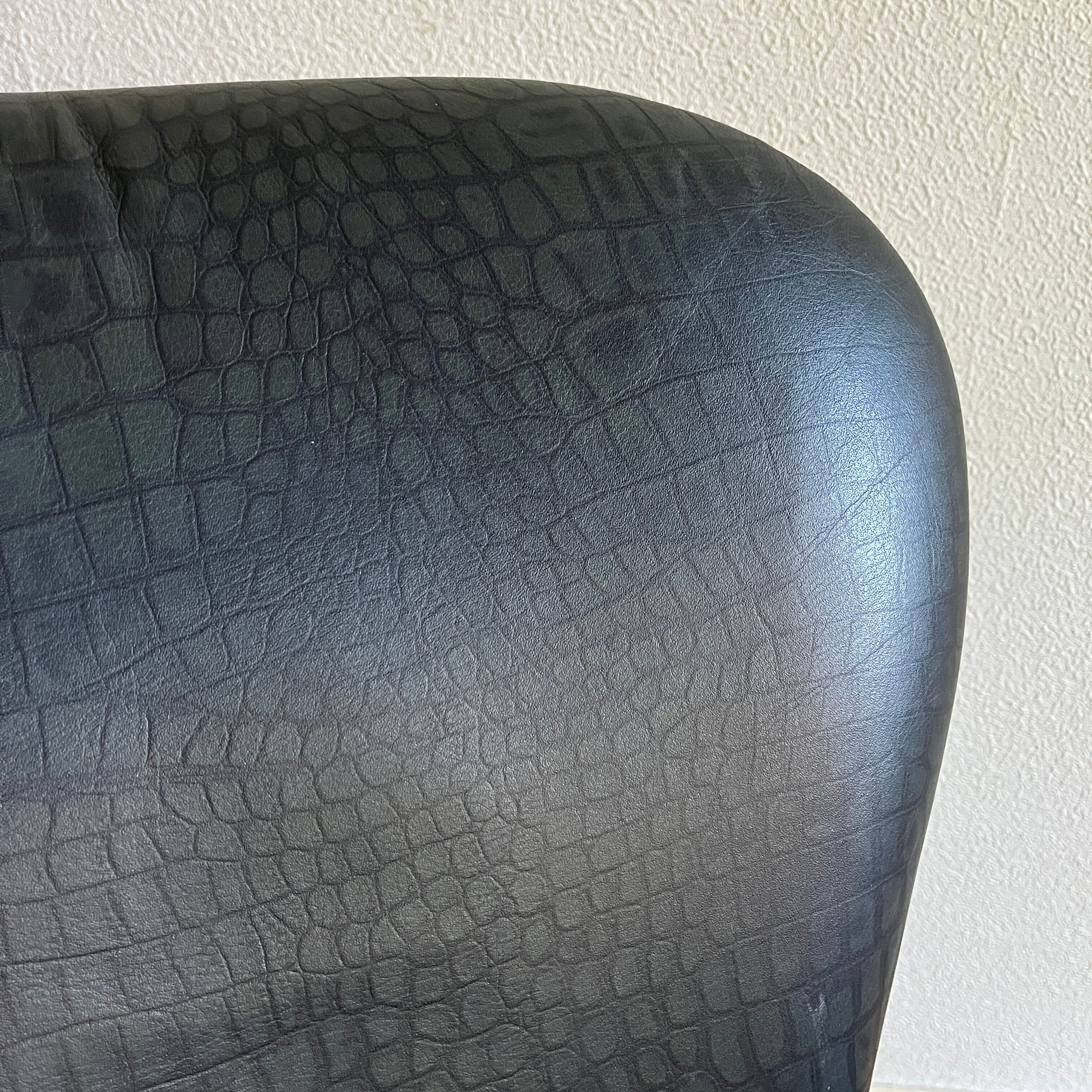 Dutch design easy chair Amphora by Leolux faux leather upholstery