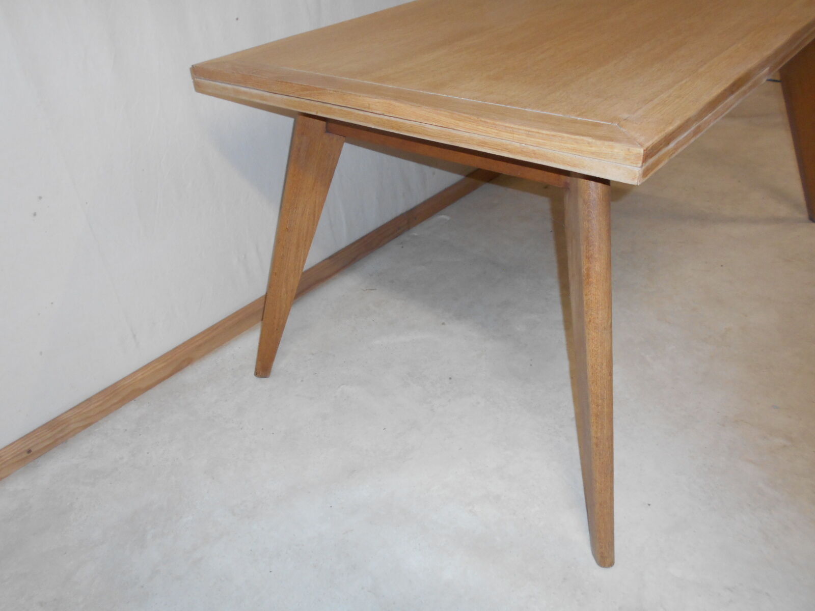 Table vintage 1960 pieds compas chéne clair