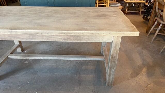 Farm table