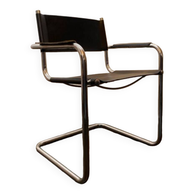 Chaise type B34 Cantilever en cuir italien et structure en acier chromé attribuée au designer Marcel Breuer