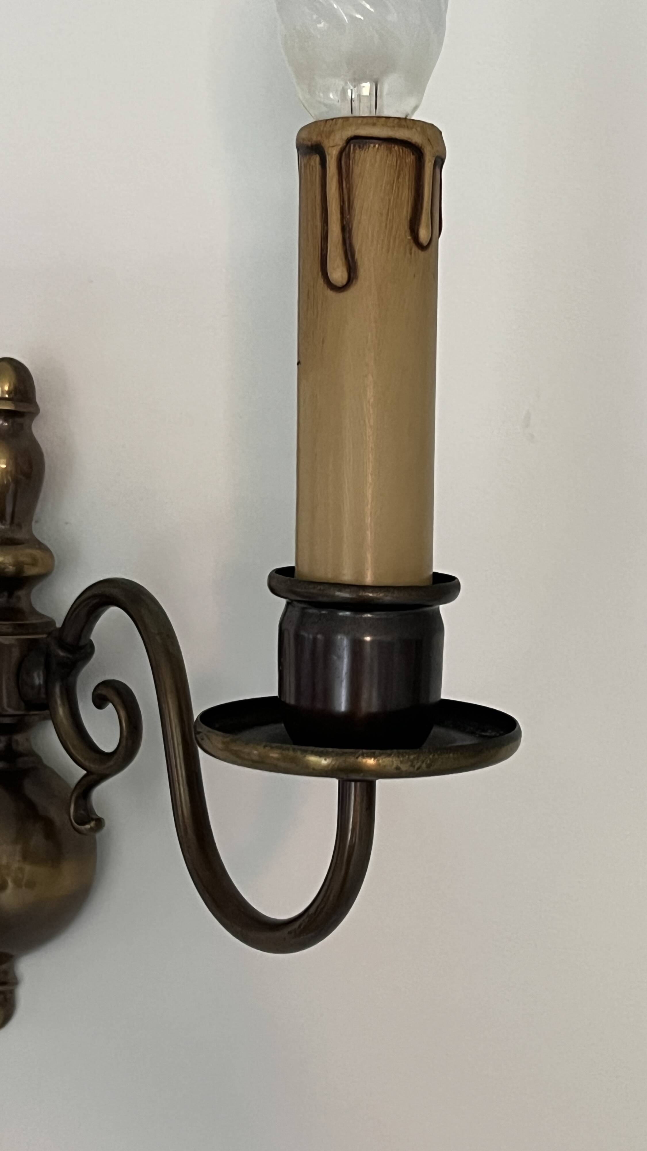 applique mural en laiton