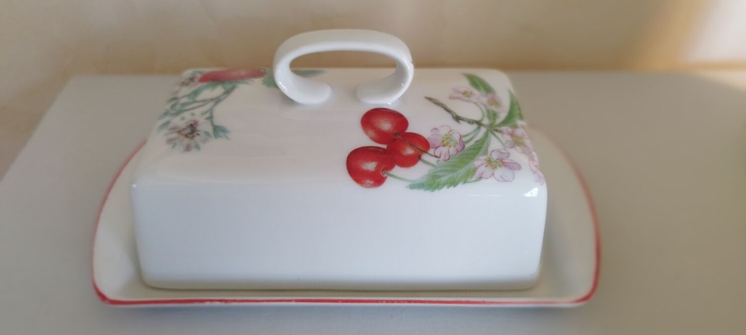 Beurrier porcelaine décor fruits rouges
