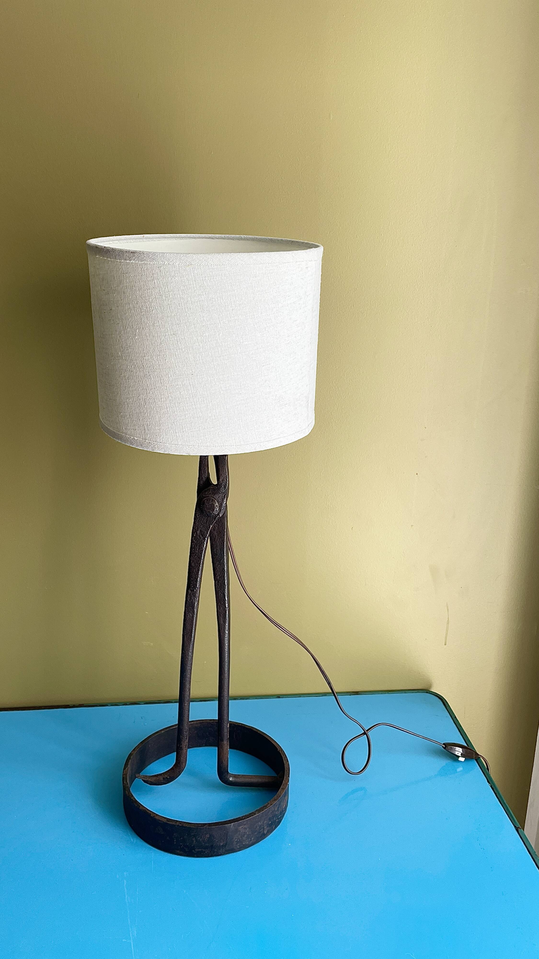 Lampe brutaliste en fer forgé