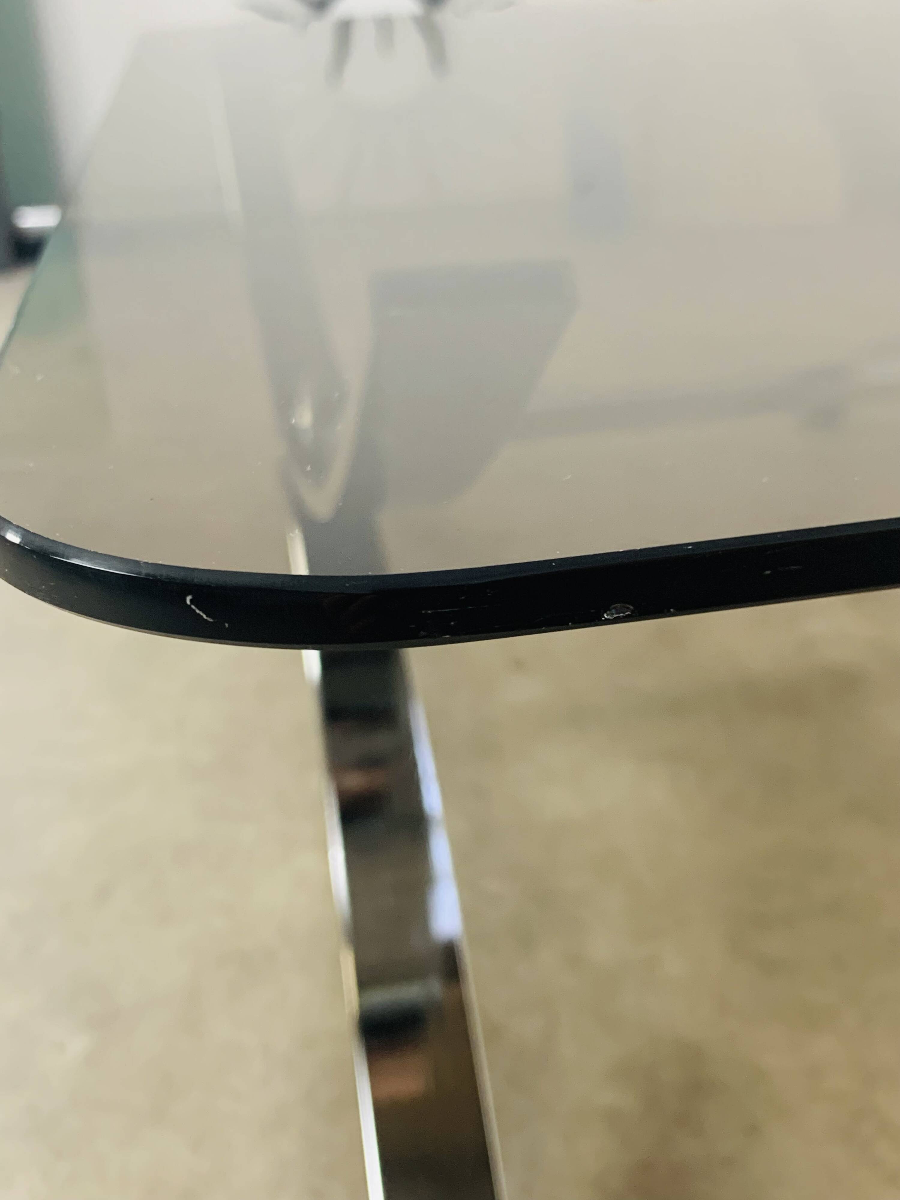 Table basse en verre fumé et chrome, années 70