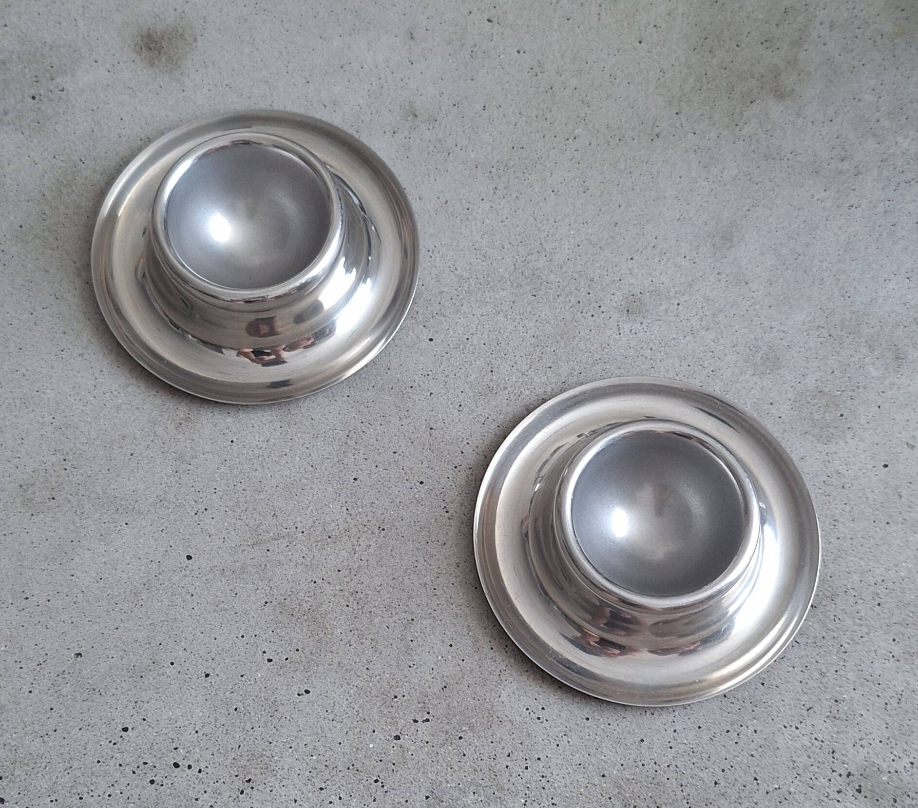 Set of 2 stainless steel egg cups