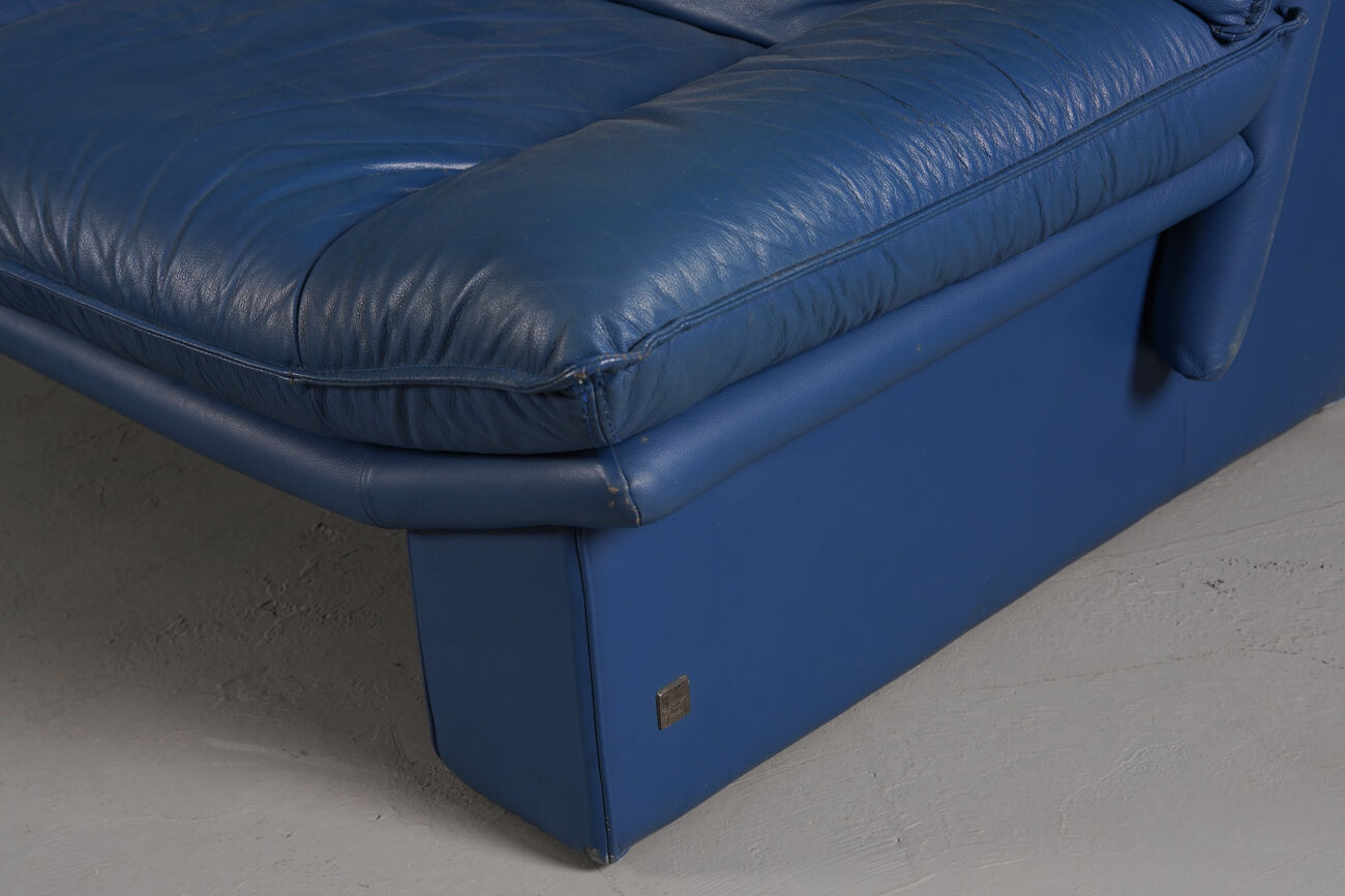 Nicoletti Salotti post-modern leather sofa, Italy 1980s