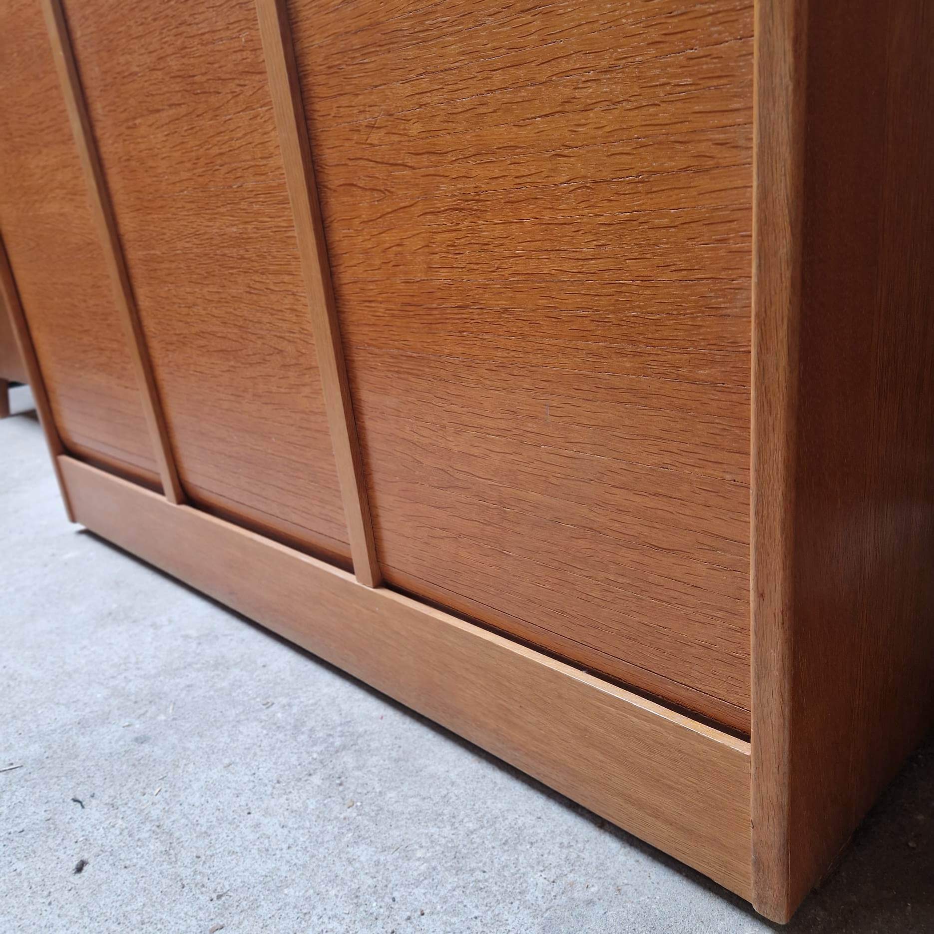 Triple curtain binder cabinet