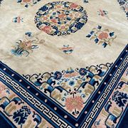 Tapis carré vintage Art Déco de Pékin Chine