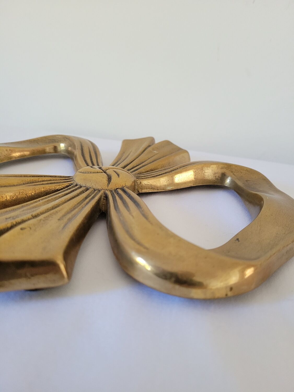 Brass ribbon bottom