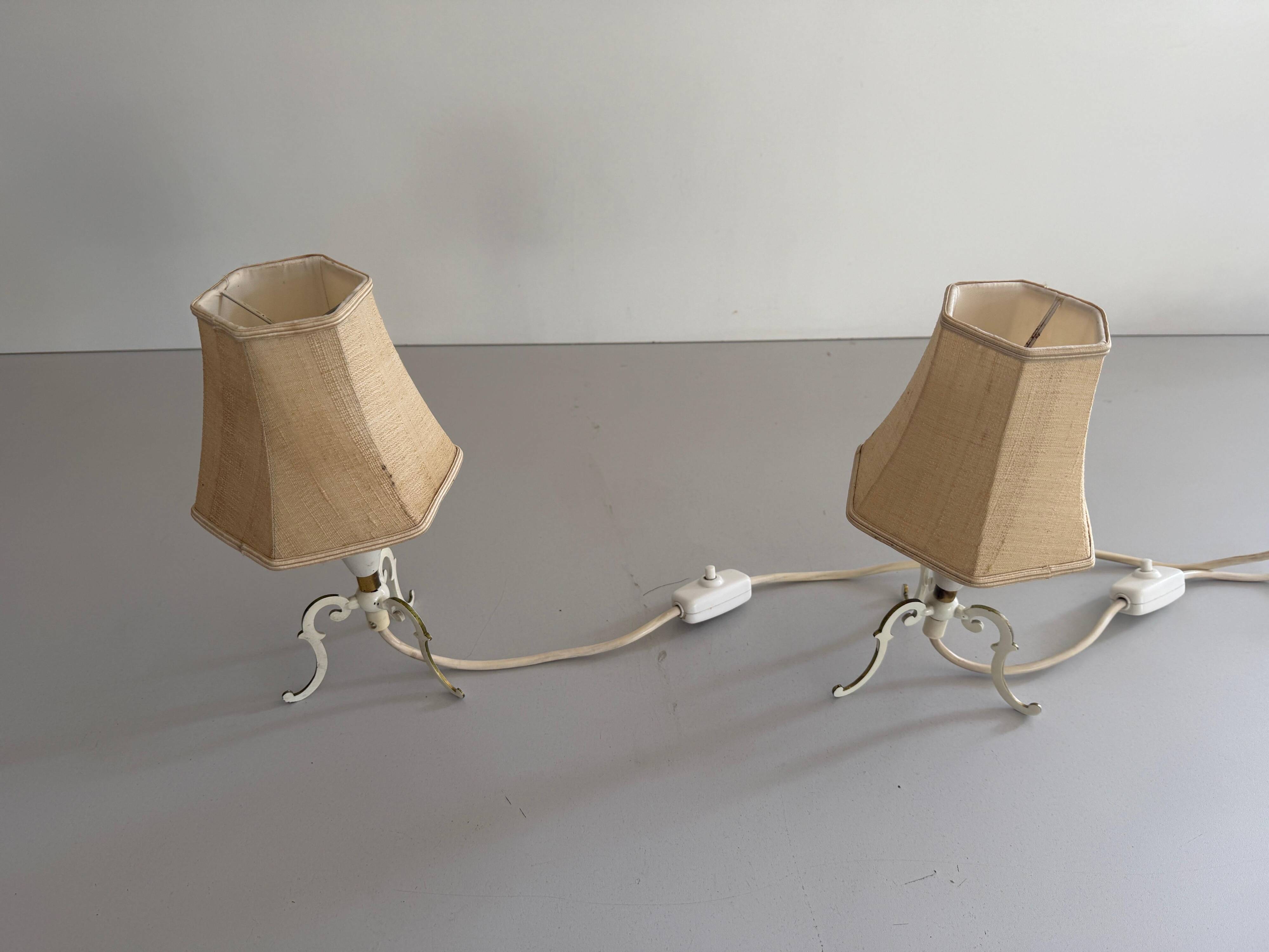 Paire de lampes de chevet du milieu du siècle en laiton et abat-jour en tissu, années 1960, Allemagne