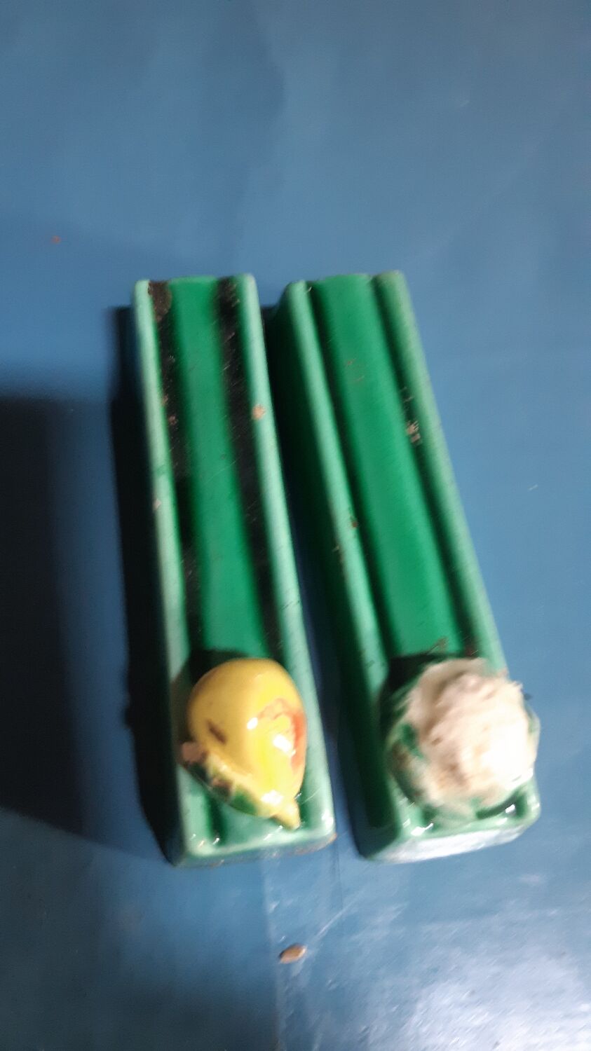 Vintage ceramic knife holder