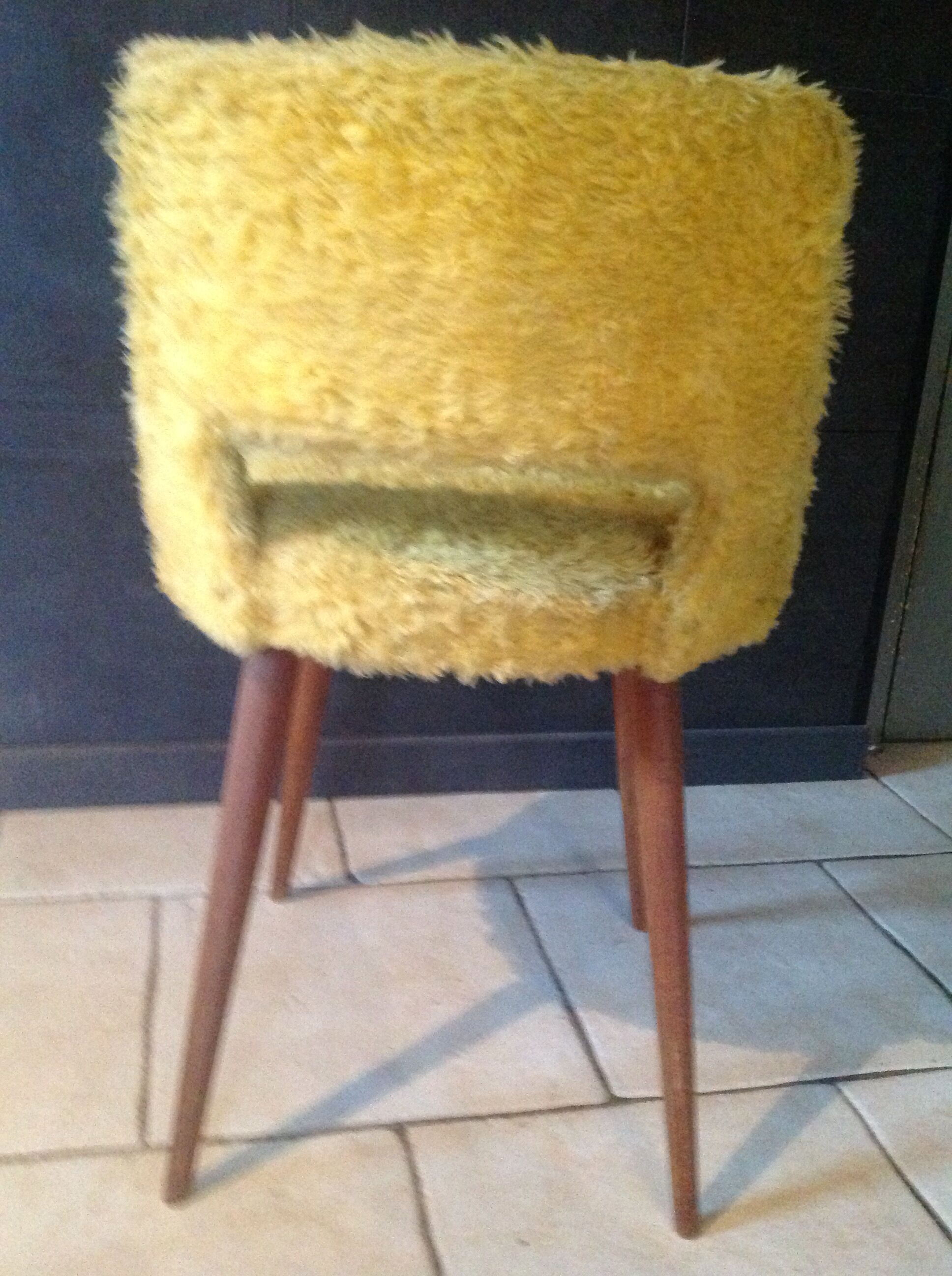 Vintage chair in moumoute