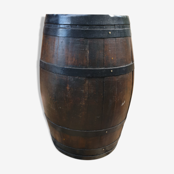 Wooden wine barrel