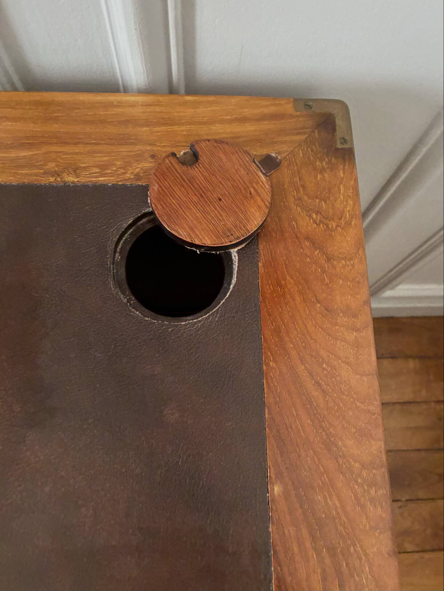 Richelieu - ministers pedestal desk