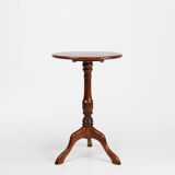20th Century English small round tilt top table in solid oak, UK