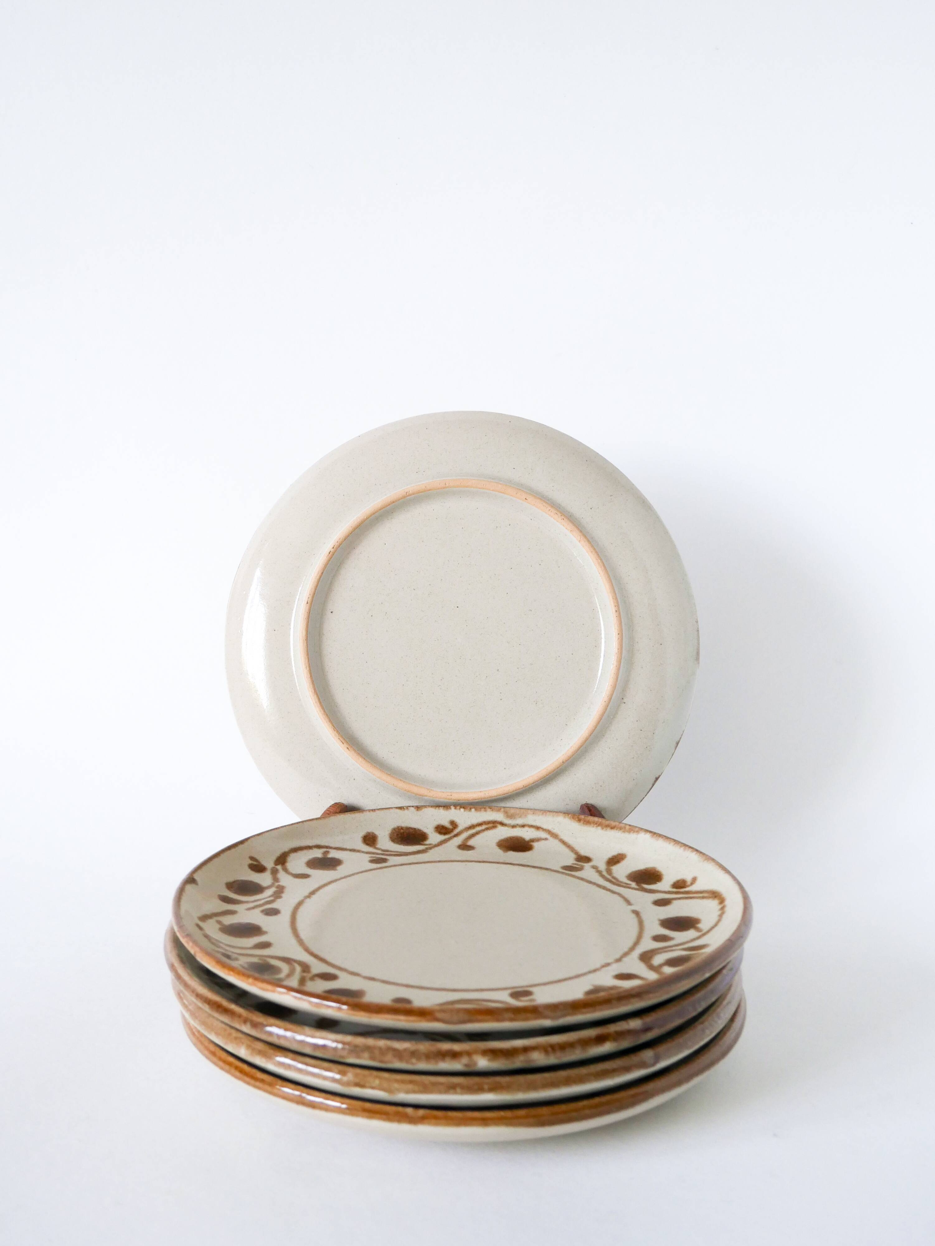 Set of 5 stoneware dessert plates with patterns, 1970.