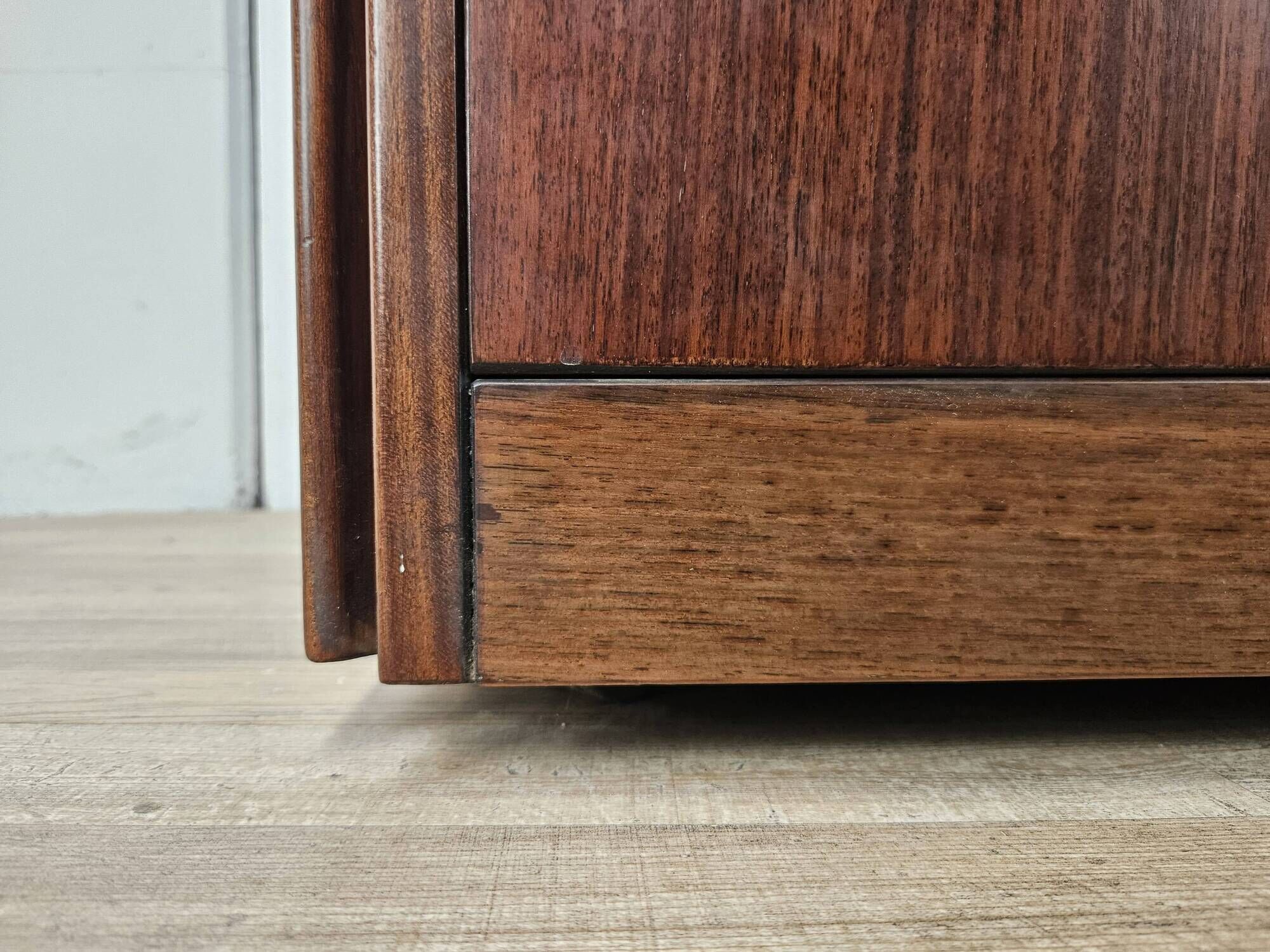 4D display cabinet by Angelo Mangiarotti for Molteni, 1970