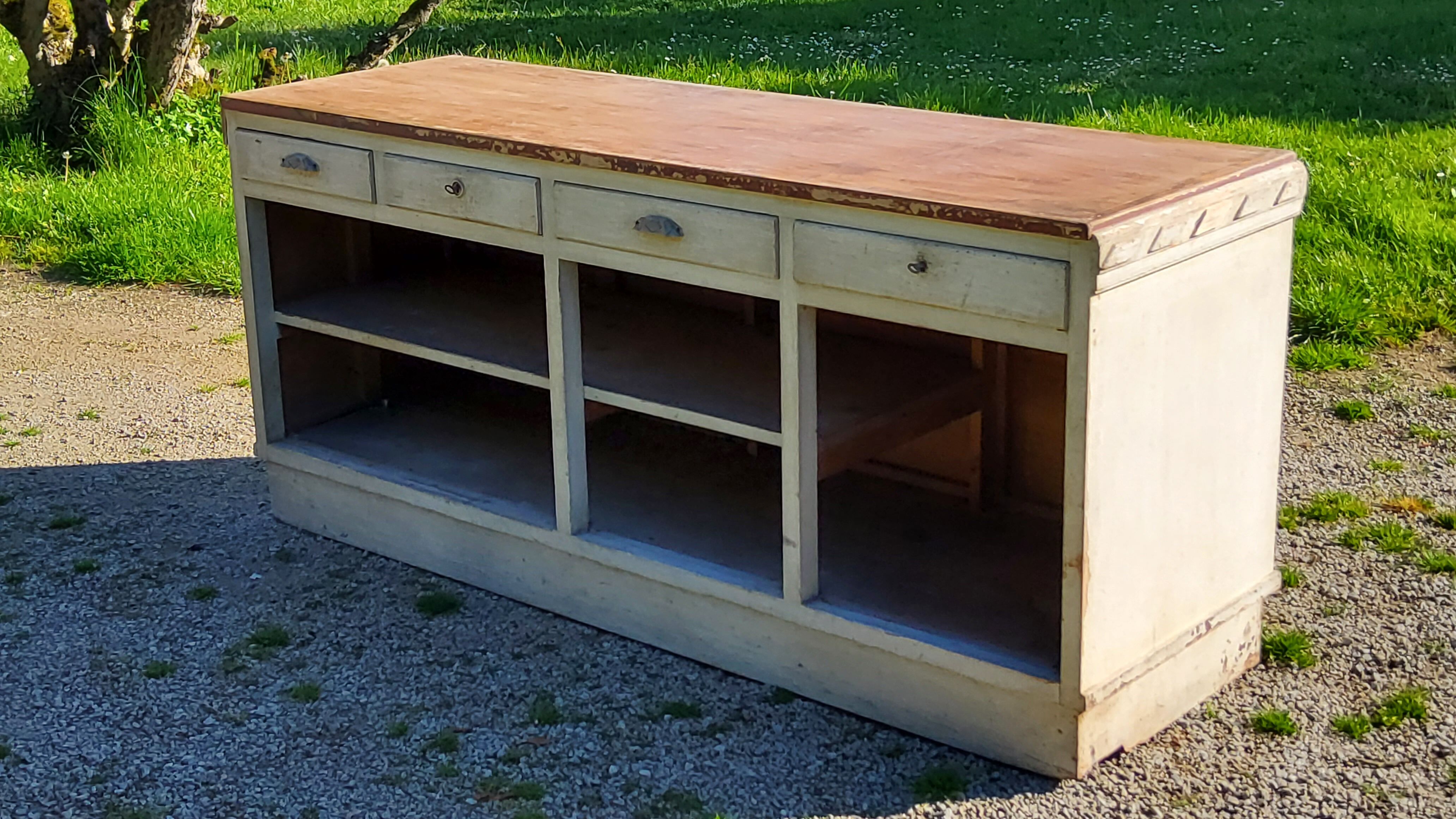 Grocery counter from the 30s