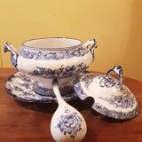 Oil on canvas signed thérésa richards (united states).