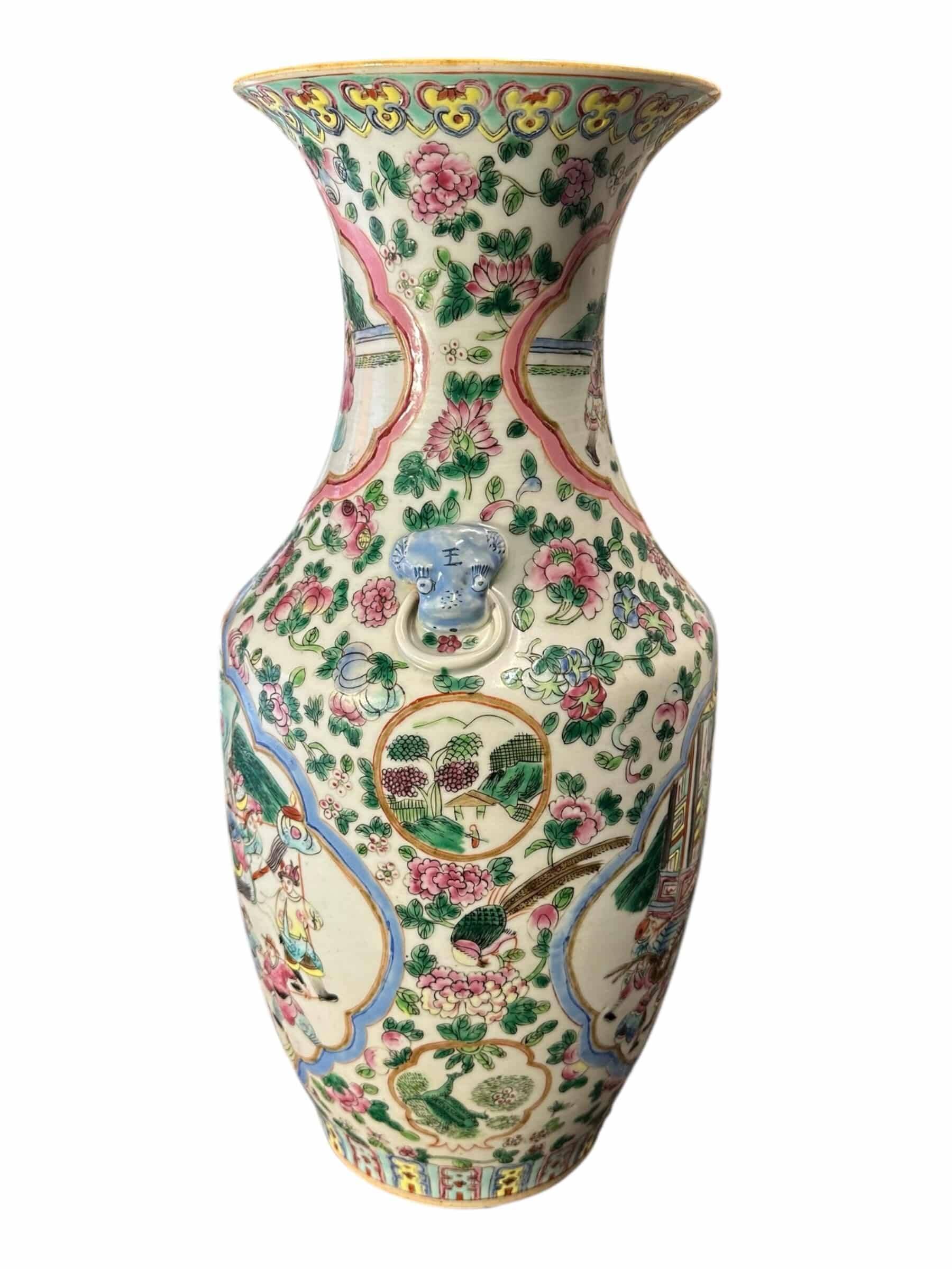 Chinese porcelain vase from the Canton period, 20th century.