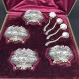 4 salerons, argent, Ravinet D'enfert, 4 pelles, intérieur verre blanc, écrin, intérieur pourpre, XIX