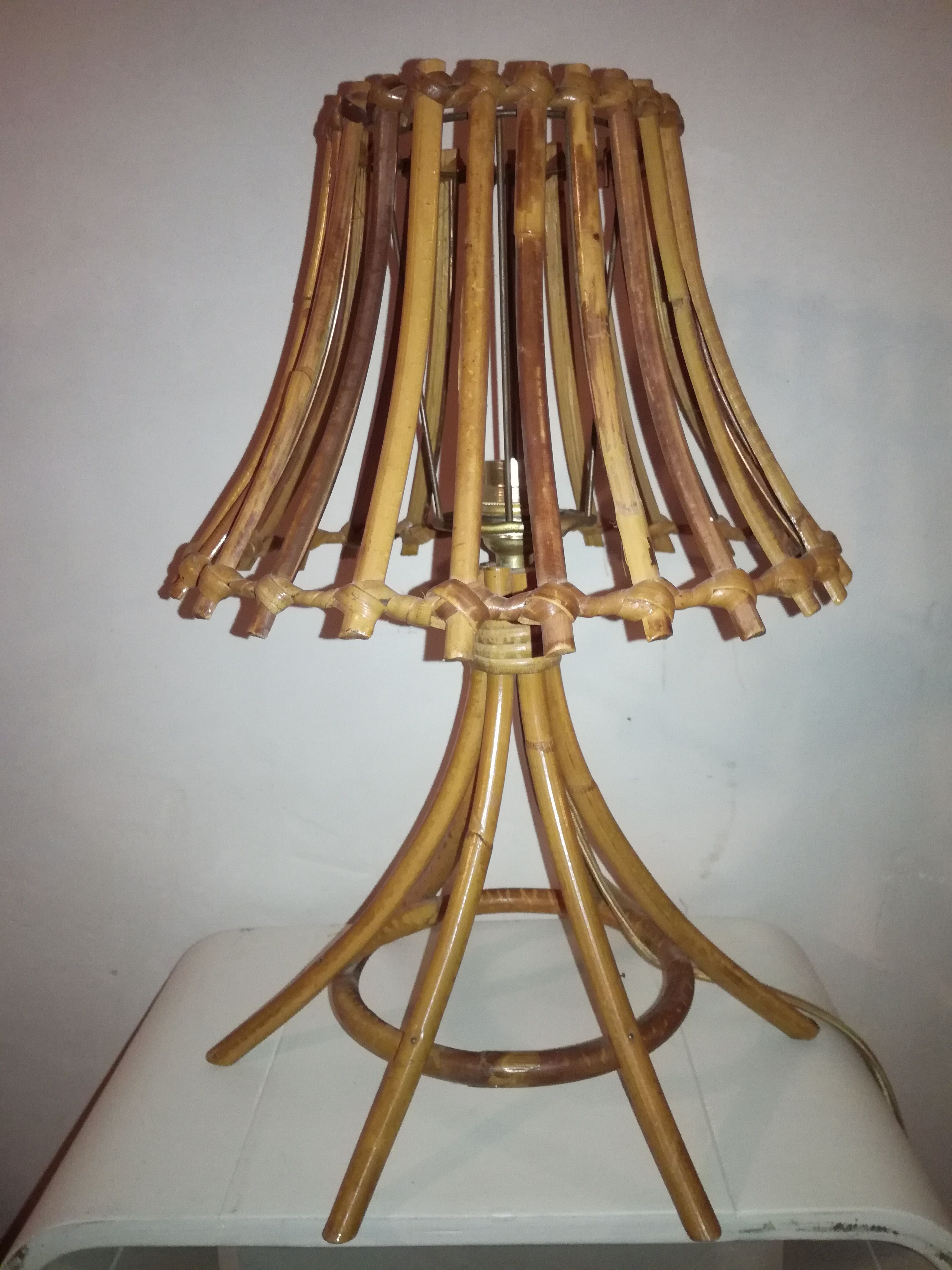 Rattan table lamp