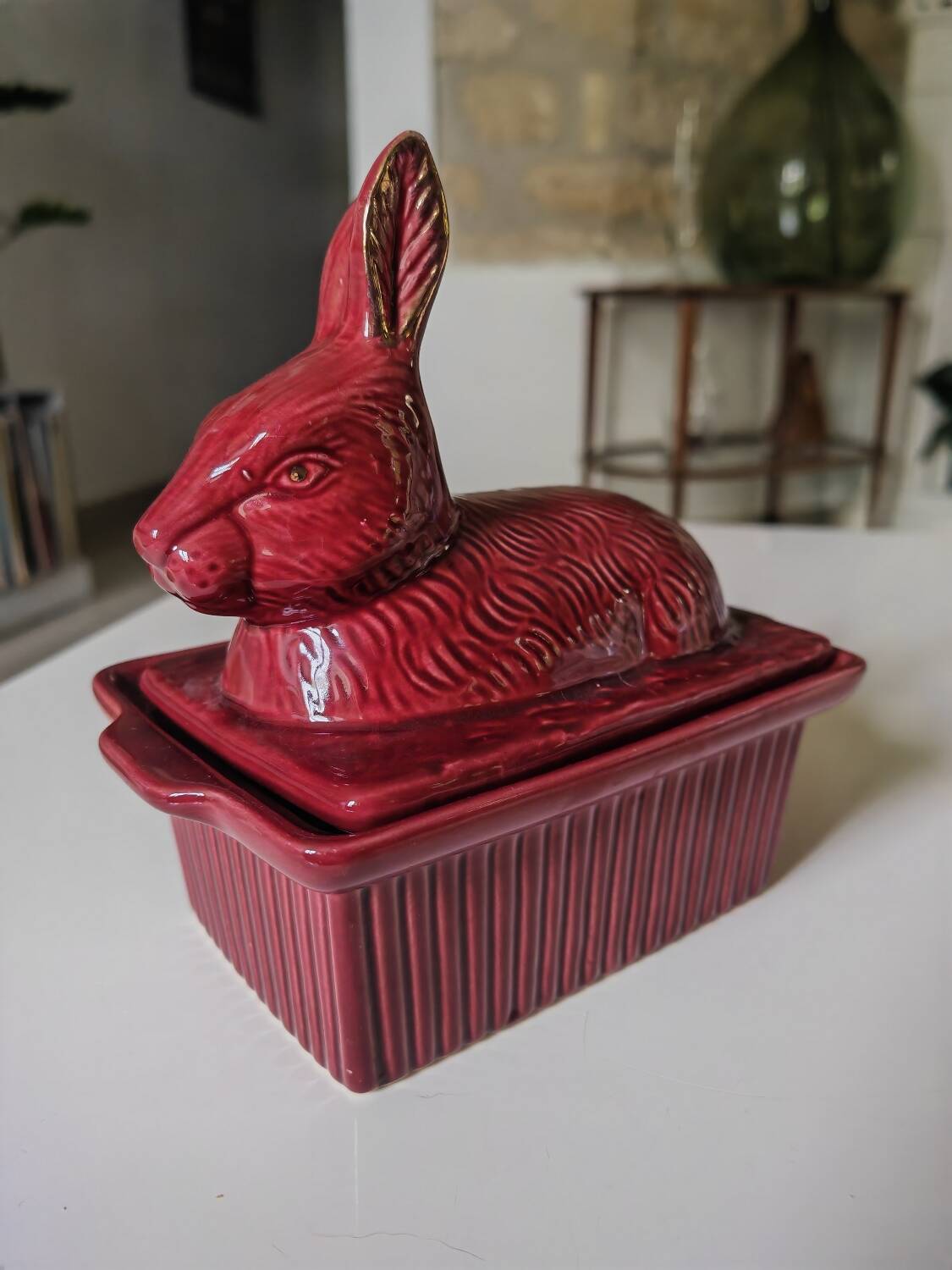 Ceramic rabbit box