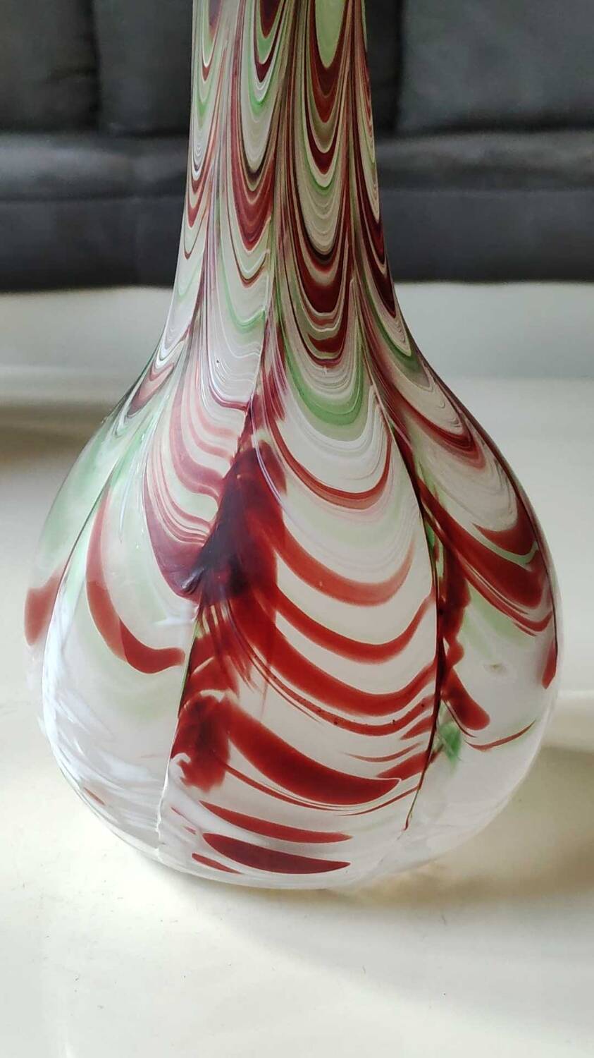 Chimney neck ball vase. Murano style. Flamed swirl design/Multicolored smoke scrolls. Dim 27 x 14 cm