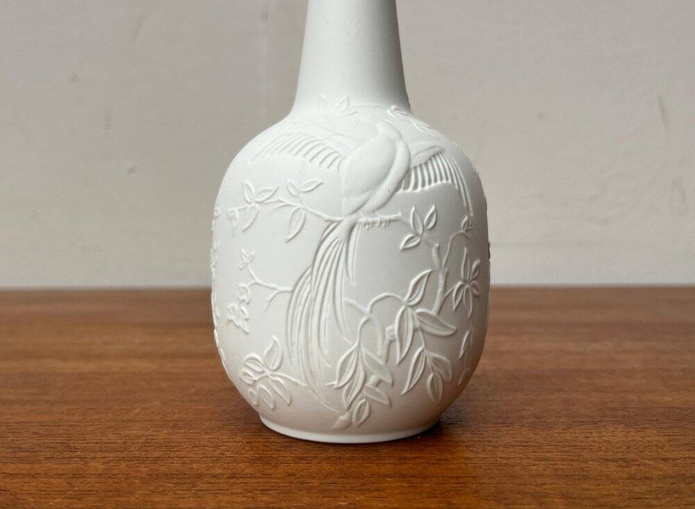 German white porcelain vase from the mid-century with bird motif by Kaiser, 1960s.
