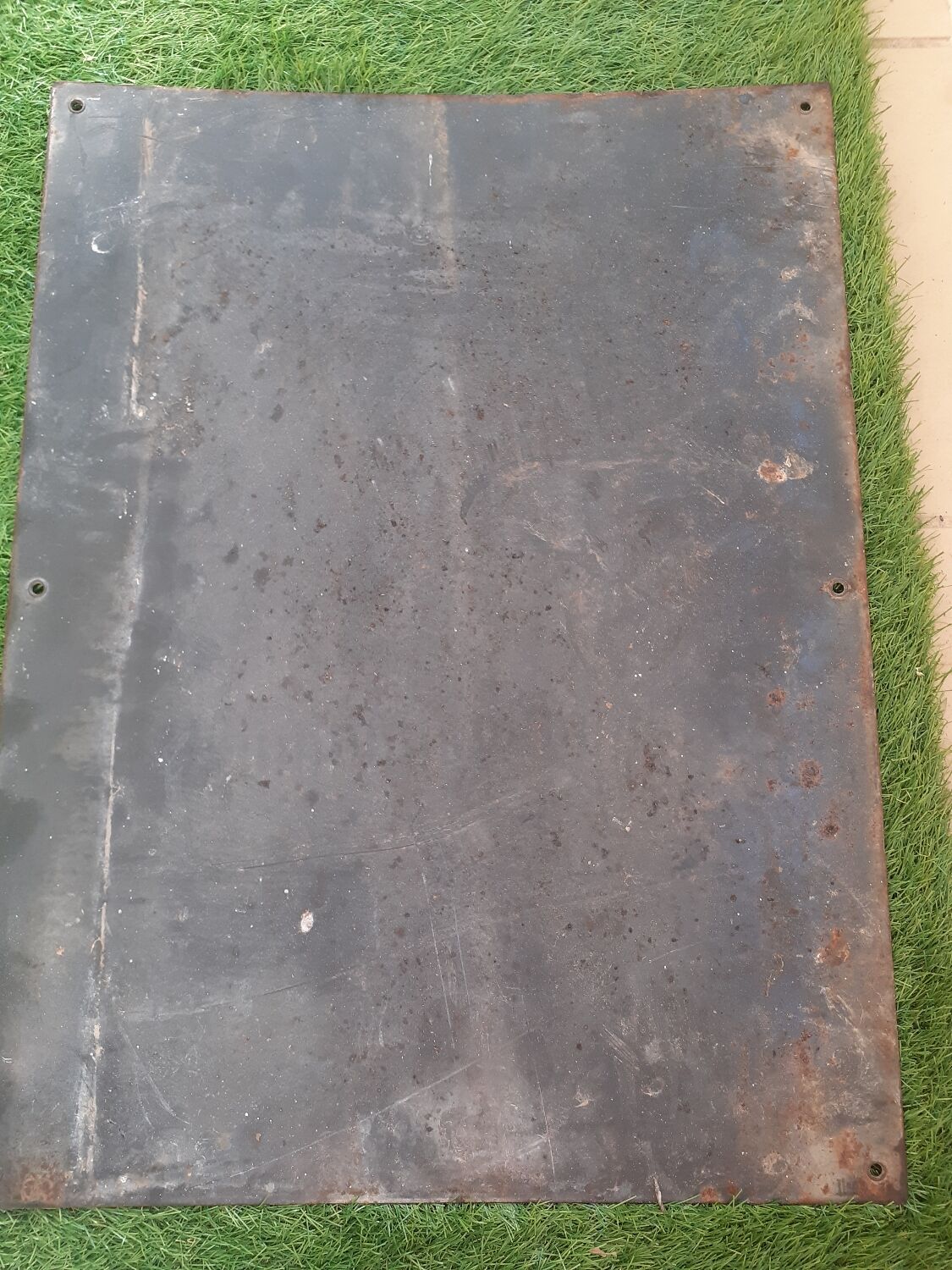 Enamelled plate Le chat botté