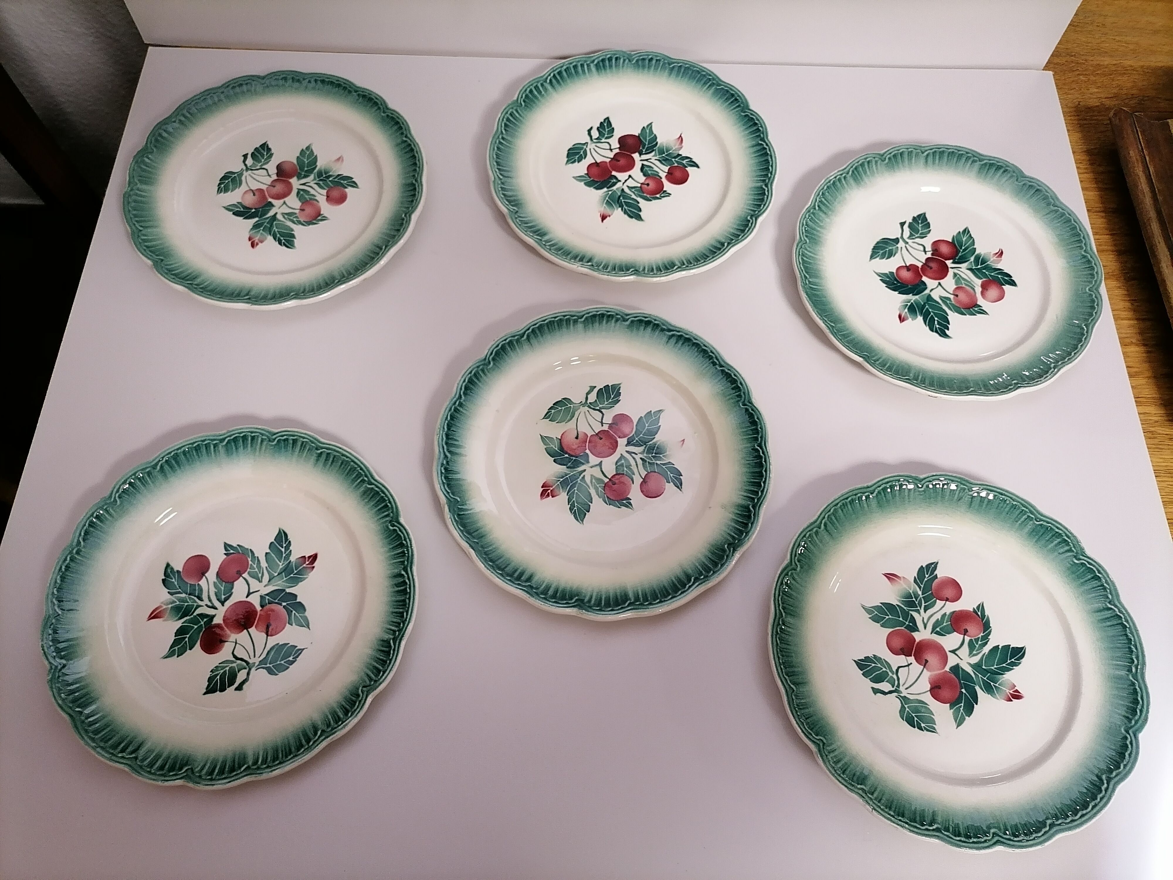Lot assiettes barbotine