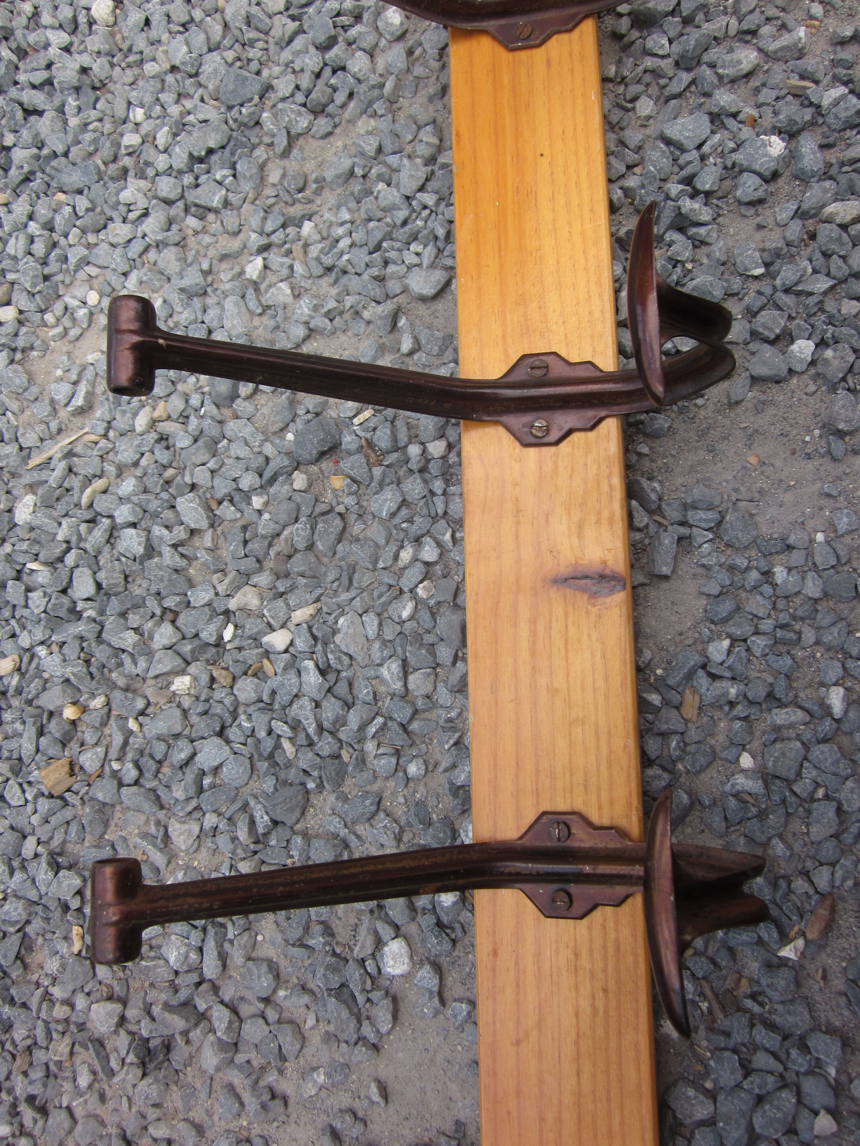 Door industrial coat a 5 hooks