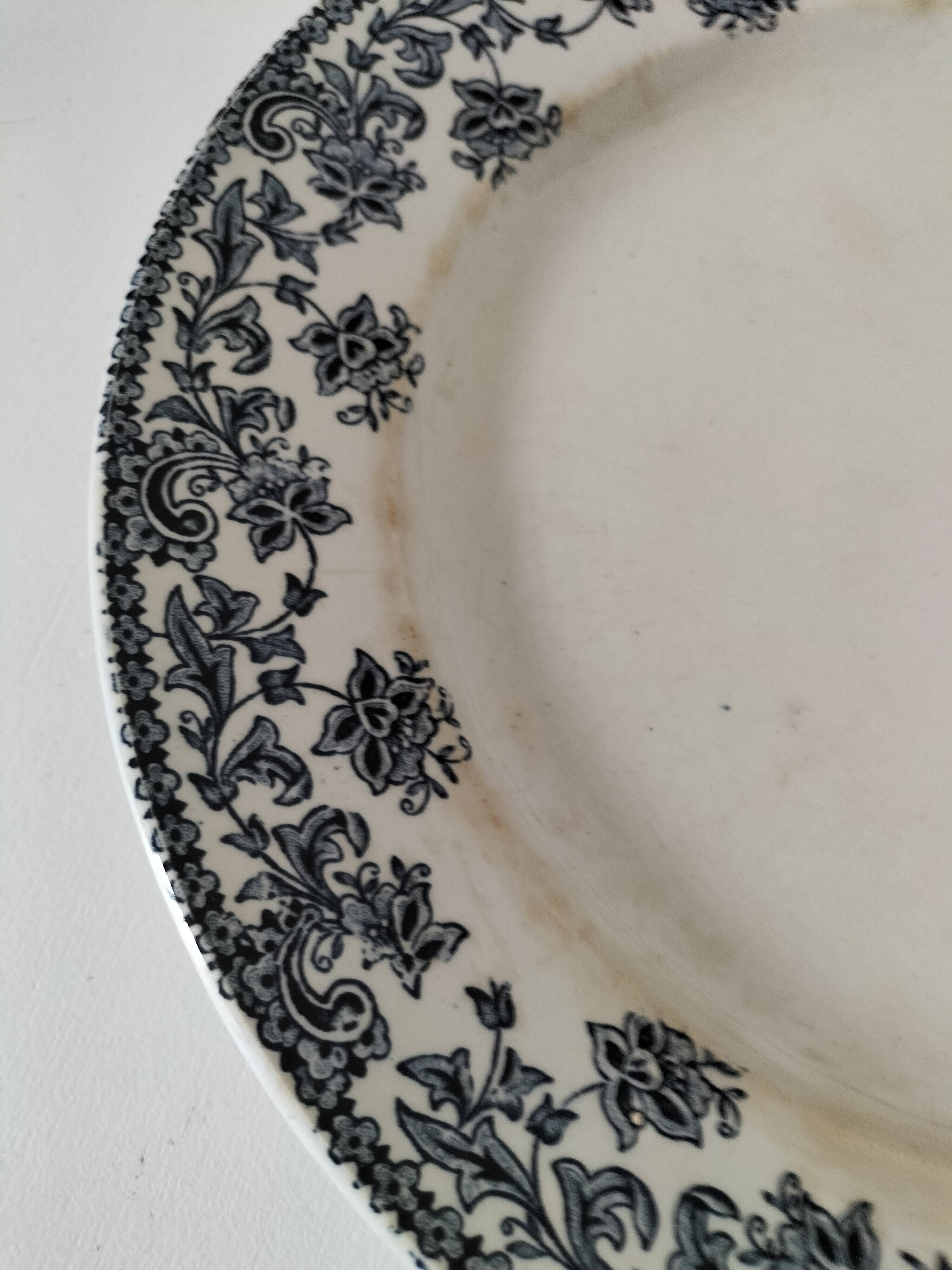 Saint Amand dish, Jane Docks Francs Comtois model