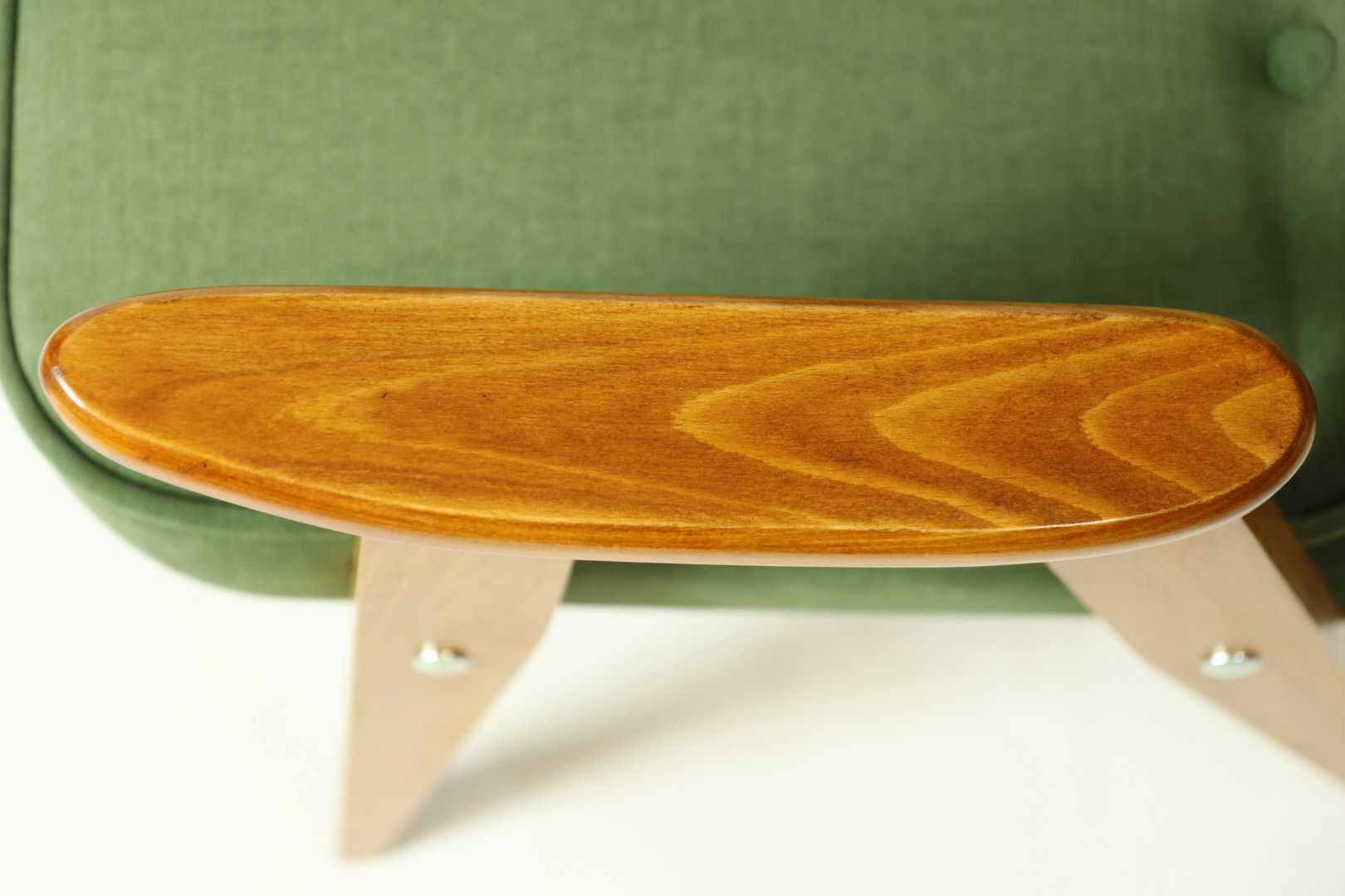 Fauteuil Vintage 366 de J. Chierowski Fauteuil Bois Clair Herbe Verte Scandinave