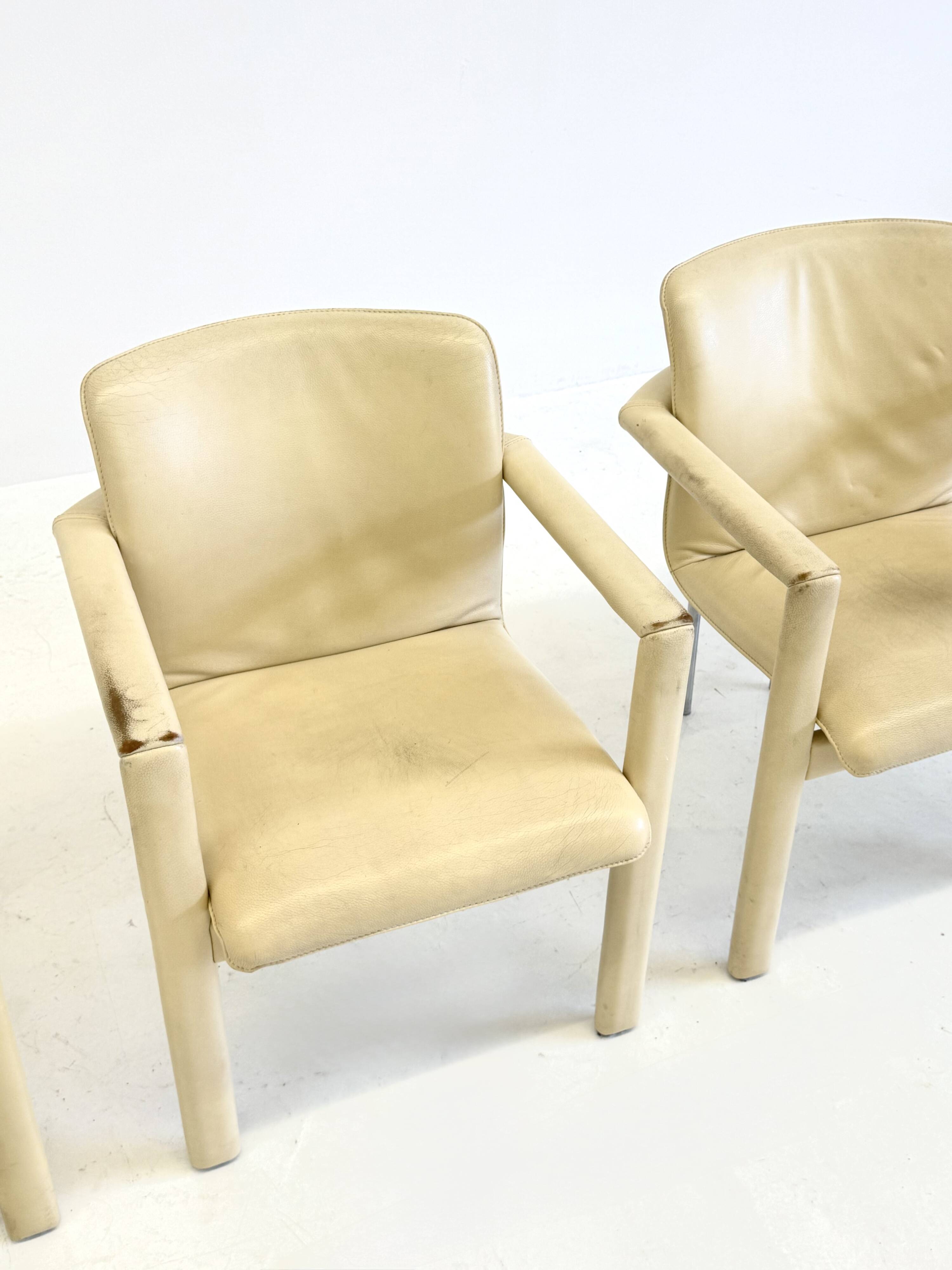 Set of 4 vintage Leolux Cachucha dining chairs